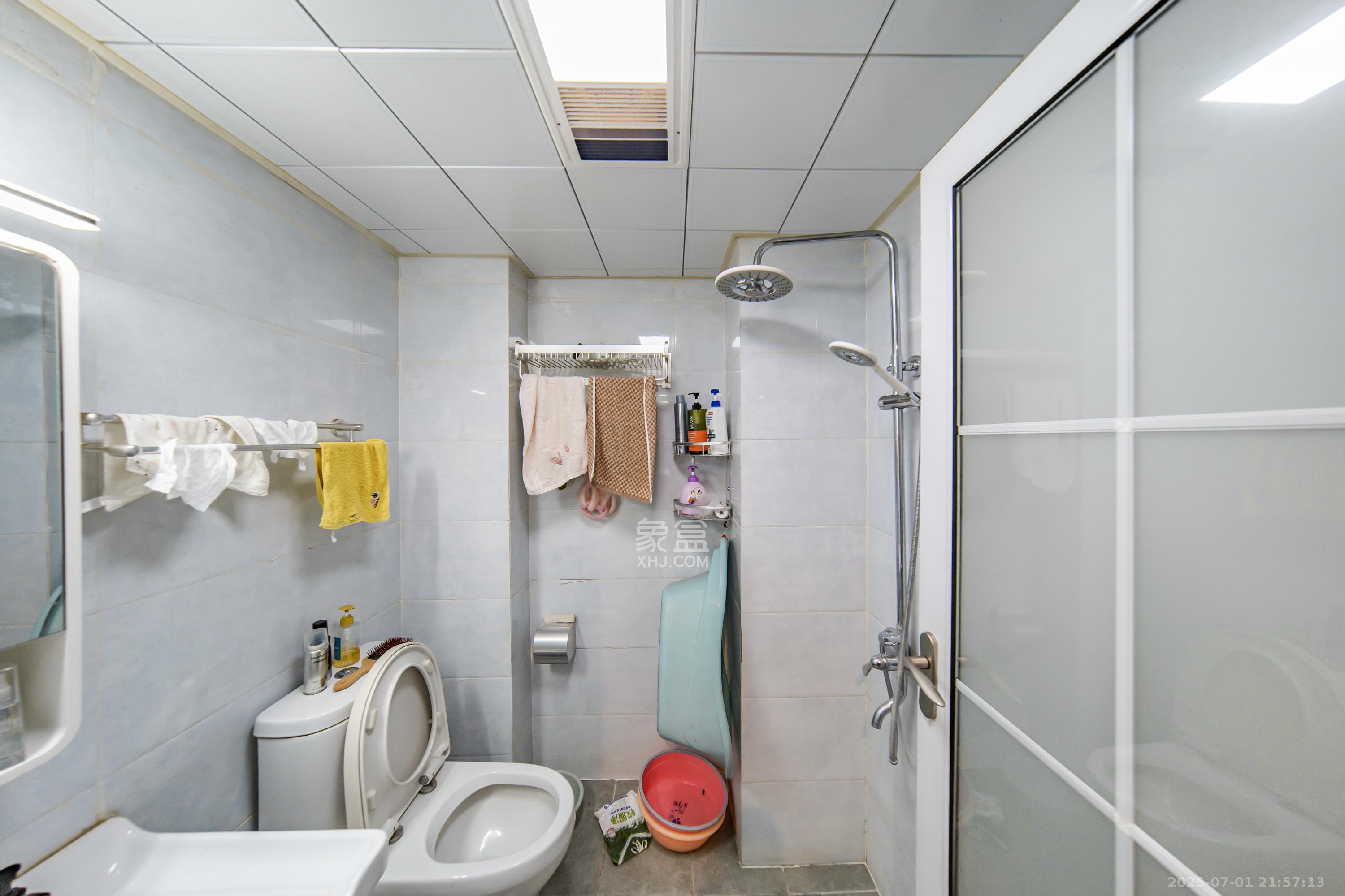 合能洋湖公馆 2室2厅1卫 39.8万 合能洋湖公馆 2室2厅1卫 39.8万卫生间