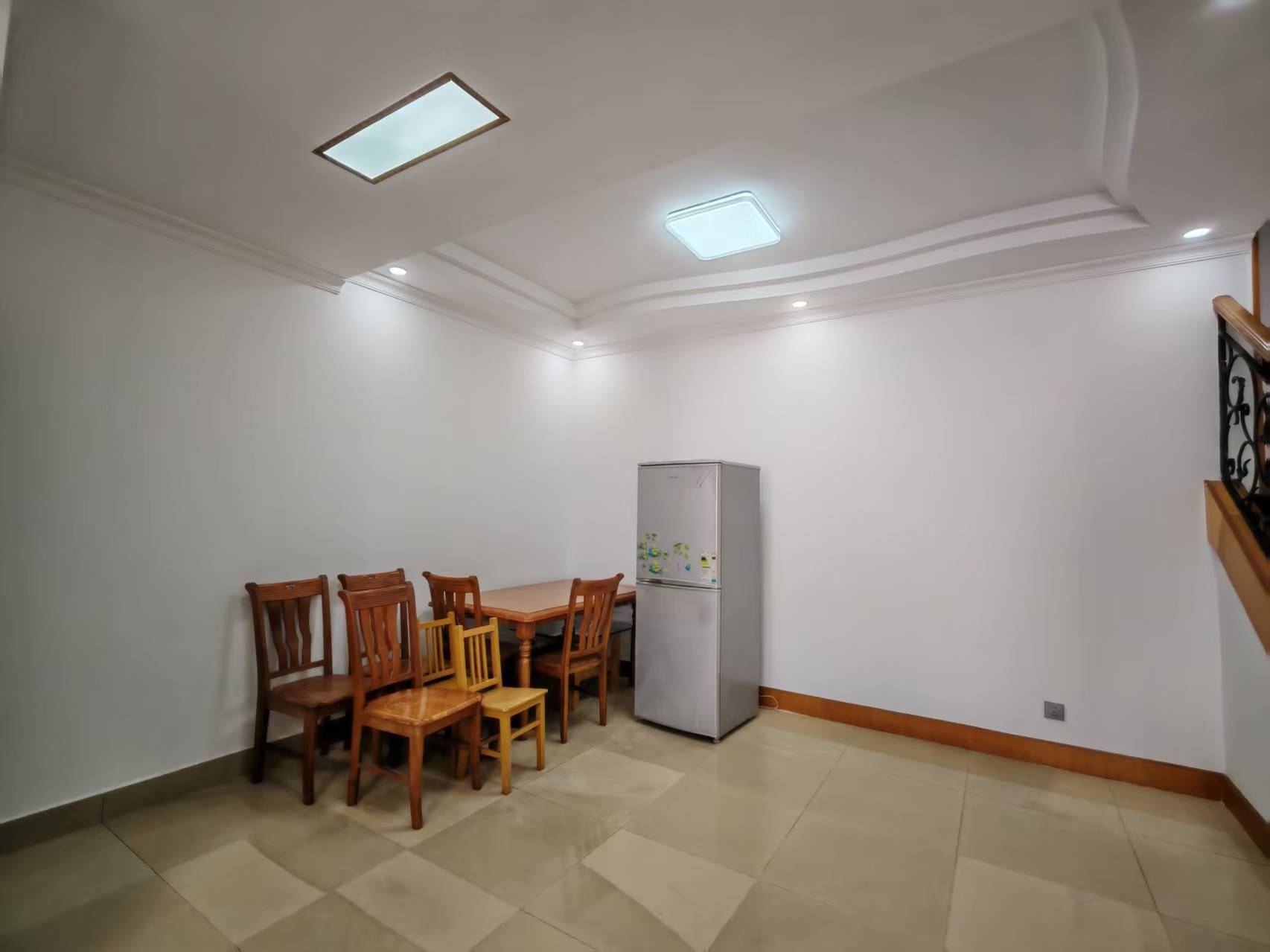 格林花园  4室2厅2卫    1680.0元/月 格林花园  4室2厅2卫    1680.0元/月室内图