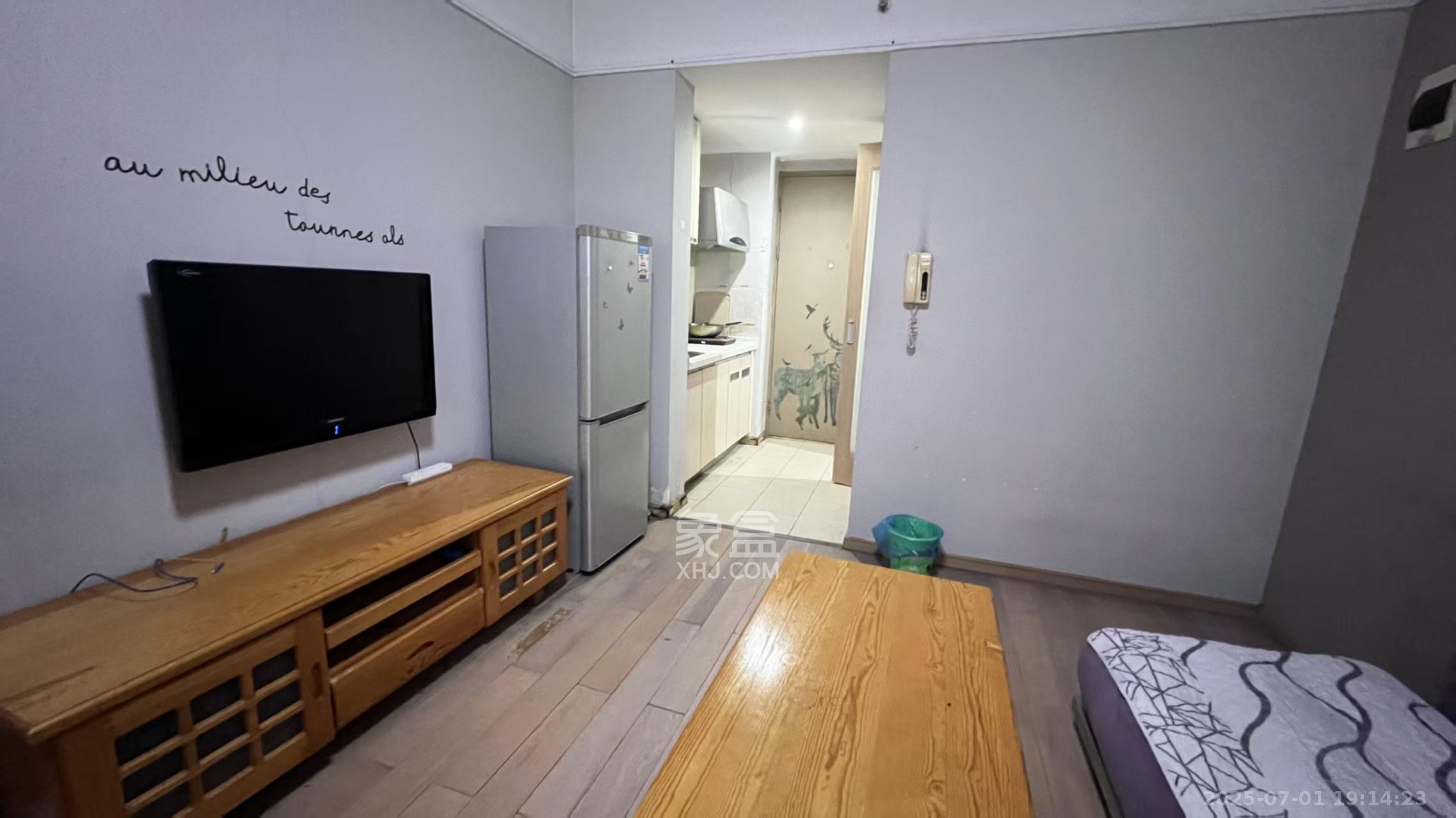 万科金色家园  1室0厅1卫    1250.0元/月 万科金色家园  1室0厅1卫    1250.0元/月室内图