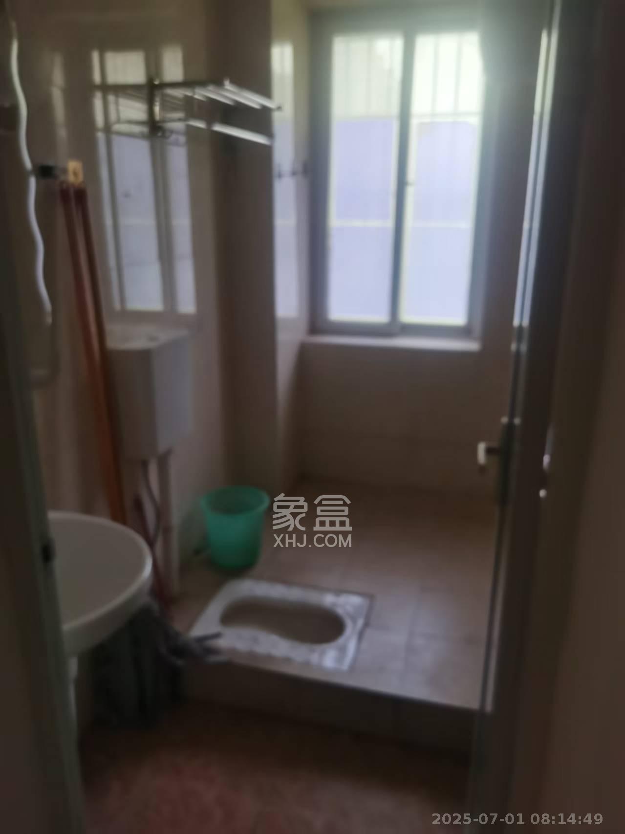 开源鑫苑 6室3厅3卫 2600.0元/月 开源鑫苑 6室3厅3卫 2600.0元/月室内图