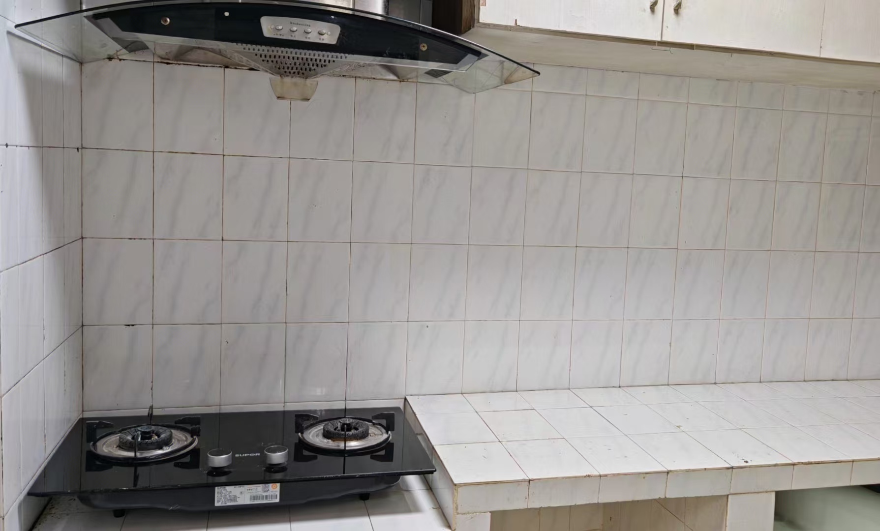 椰树小区 2室2厅1卫 110.0万 椰树小区 2室2厅1卫 110.0万客厅