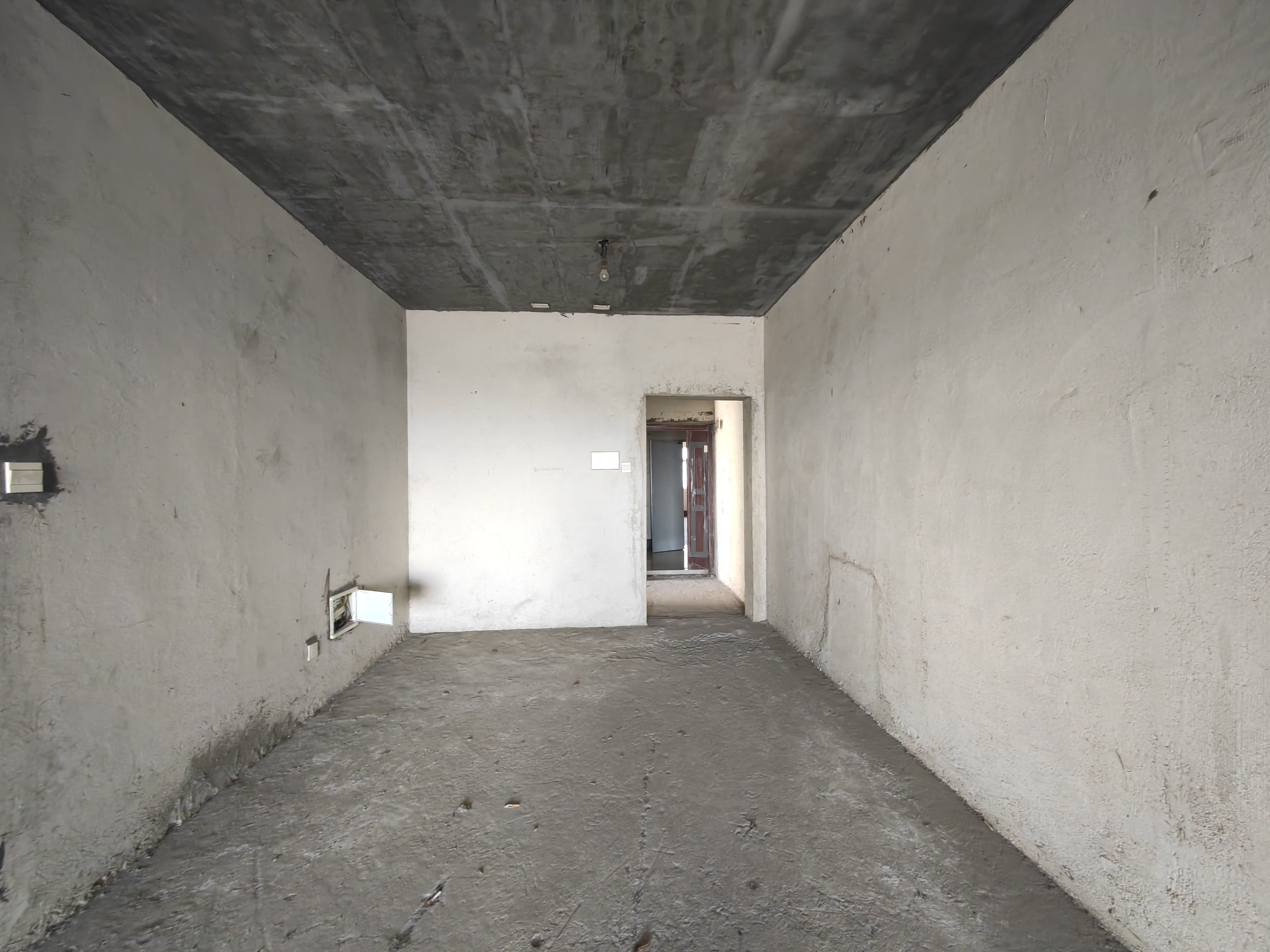 建设鑫苑  3室2厅2卫   69.80万客厅