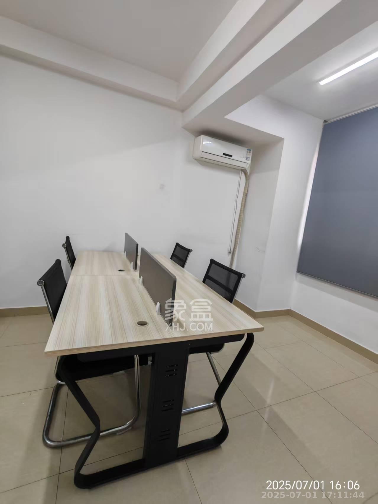 人瑞潇湘国际  2室1厅1卫    2100.0元/月 人瑞潇湘国际  2室1厅1卫    2100.0元/月室内图1