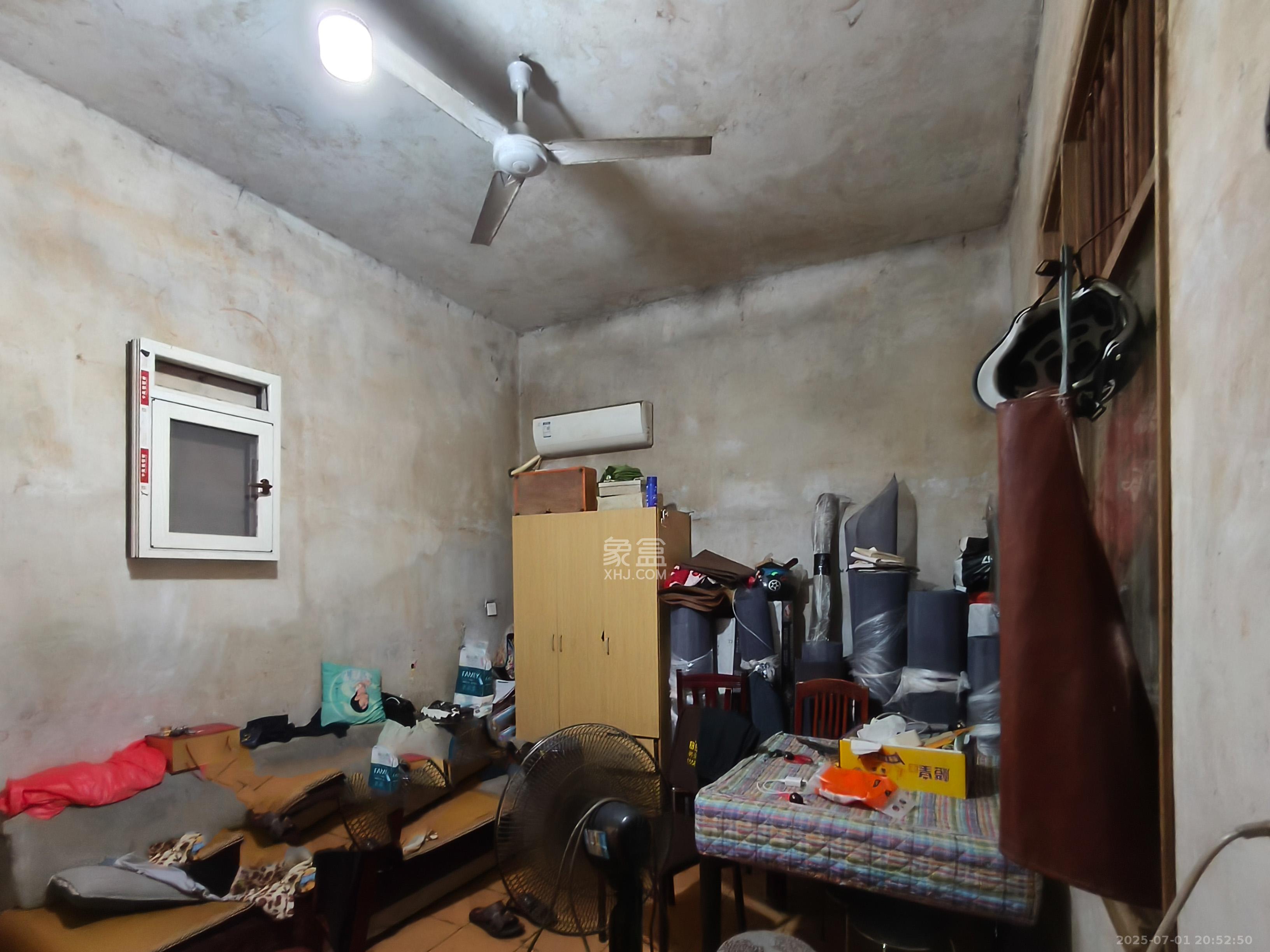 榔梨镇散盘 6室2厅2卫 248.00万 榔梨镇散盘 6室2厅2卫 248.00万卧室