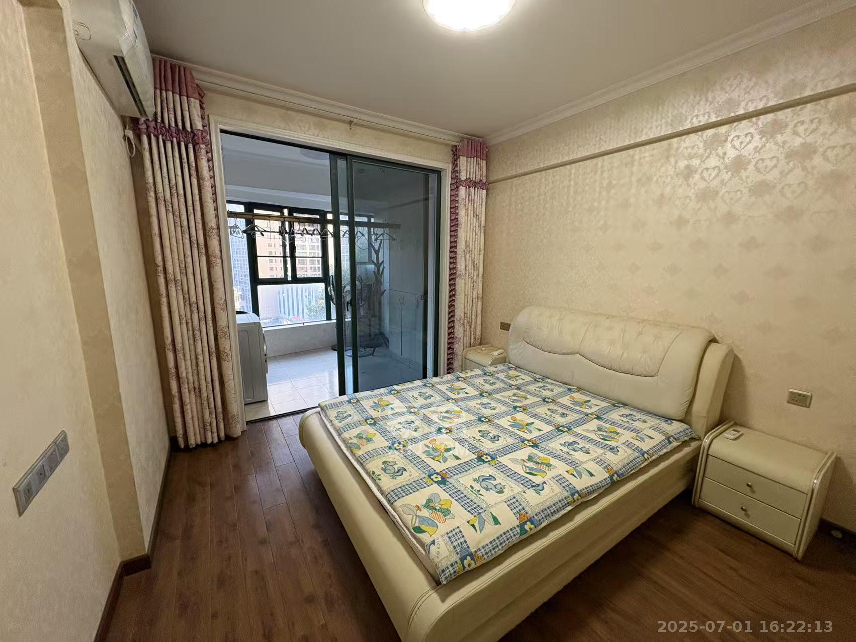 维一星城原山苑  4室2厅2卫    3500.0元/月 维一星城原山苑  4室2厅2卫    3500.0元/月小区图