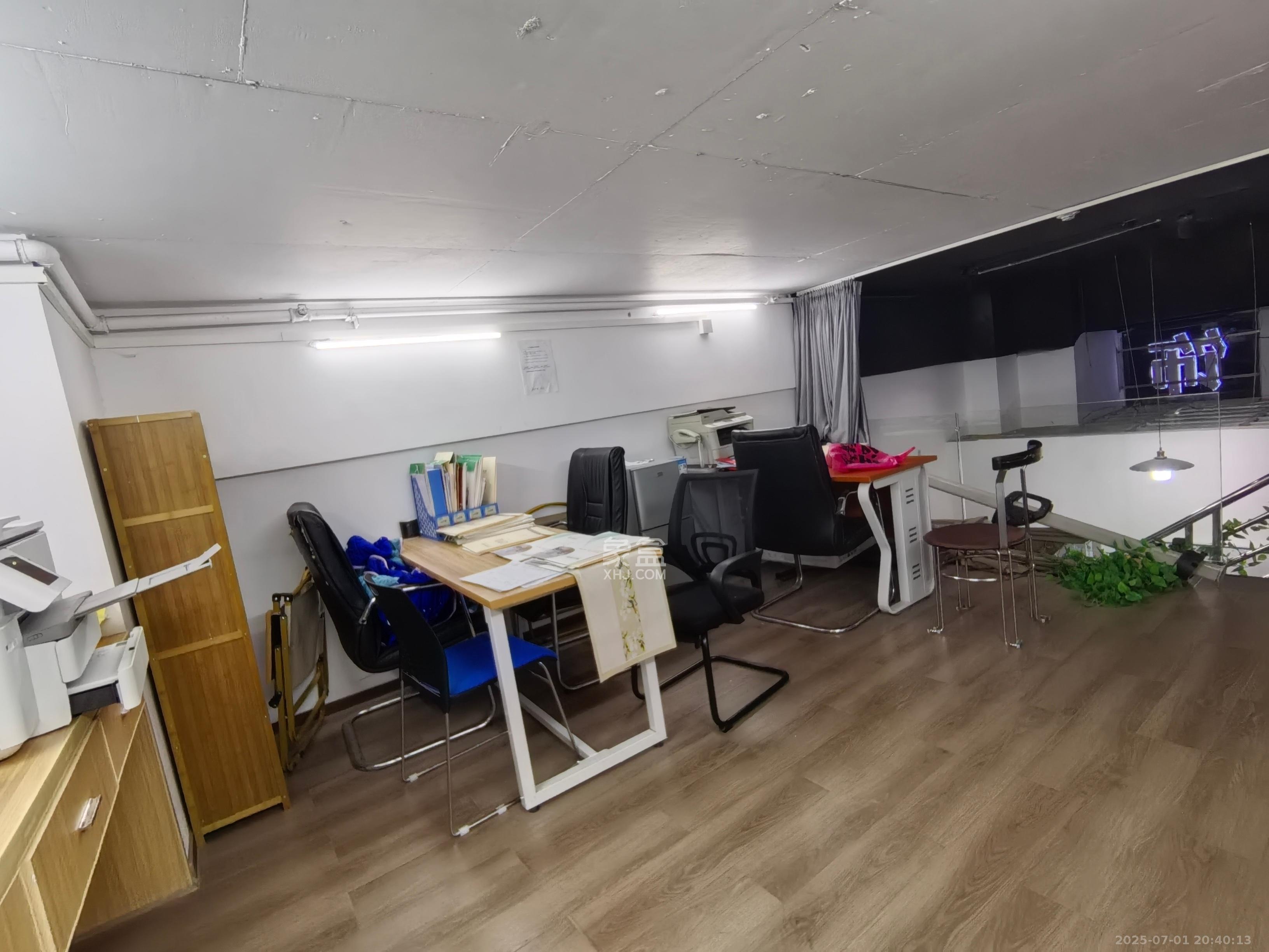 华润置地广场二期 4室1厅1卫 6500.0元/月 华润置地广场二期 4室1厅1卫 6500.0元/月室内图