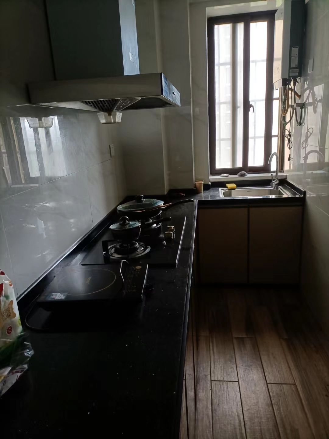 金岭佳苑  3室2厅1卫   2800.00元/月室内图