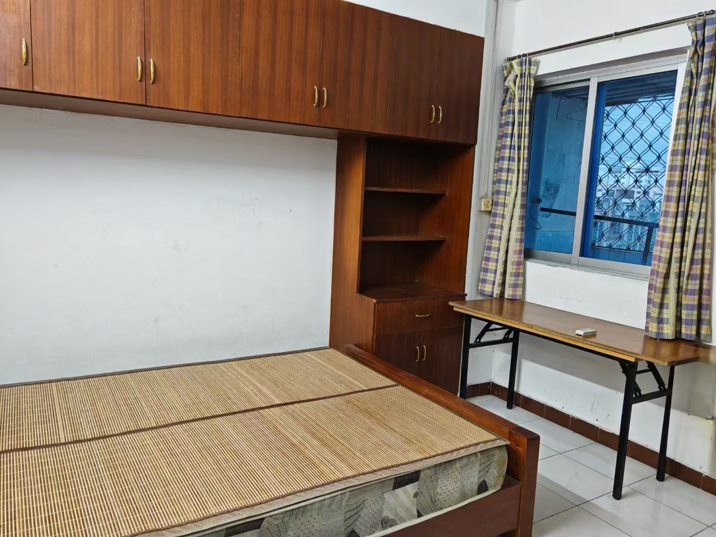 椰树小区 2室2厅1卫 110.0万 椰树小区 2室2厅1卫 110.0万客厅