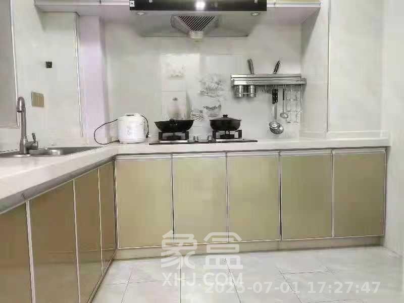 中交中央公园D4区  4室2厅2卫   3500.00元/月室内图