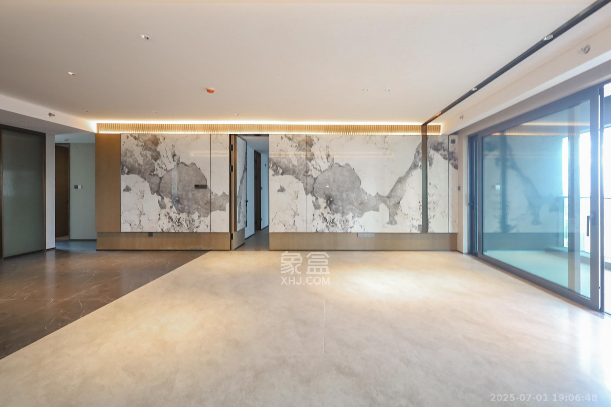 长沙悦府(华润万象城)  4室2厅3卫    14000.0元/月 长沙悦府(华润万象城)  4室2厅3卫    14000.0元/月室内图