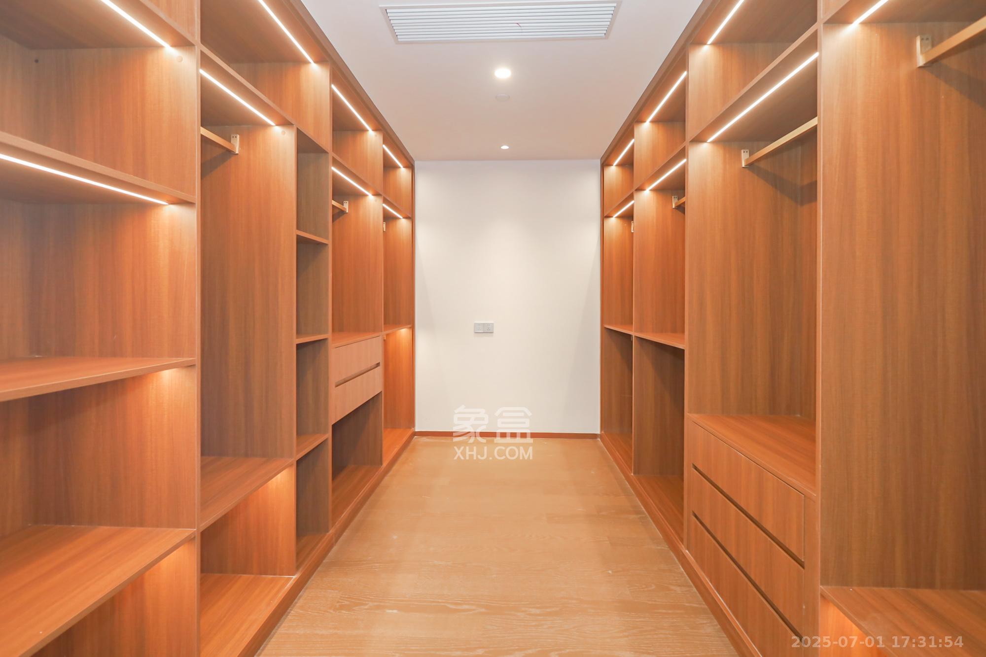 江山印  4室2厅5卫    850.0万 江山印  4室2厅5卫    850.0万其他