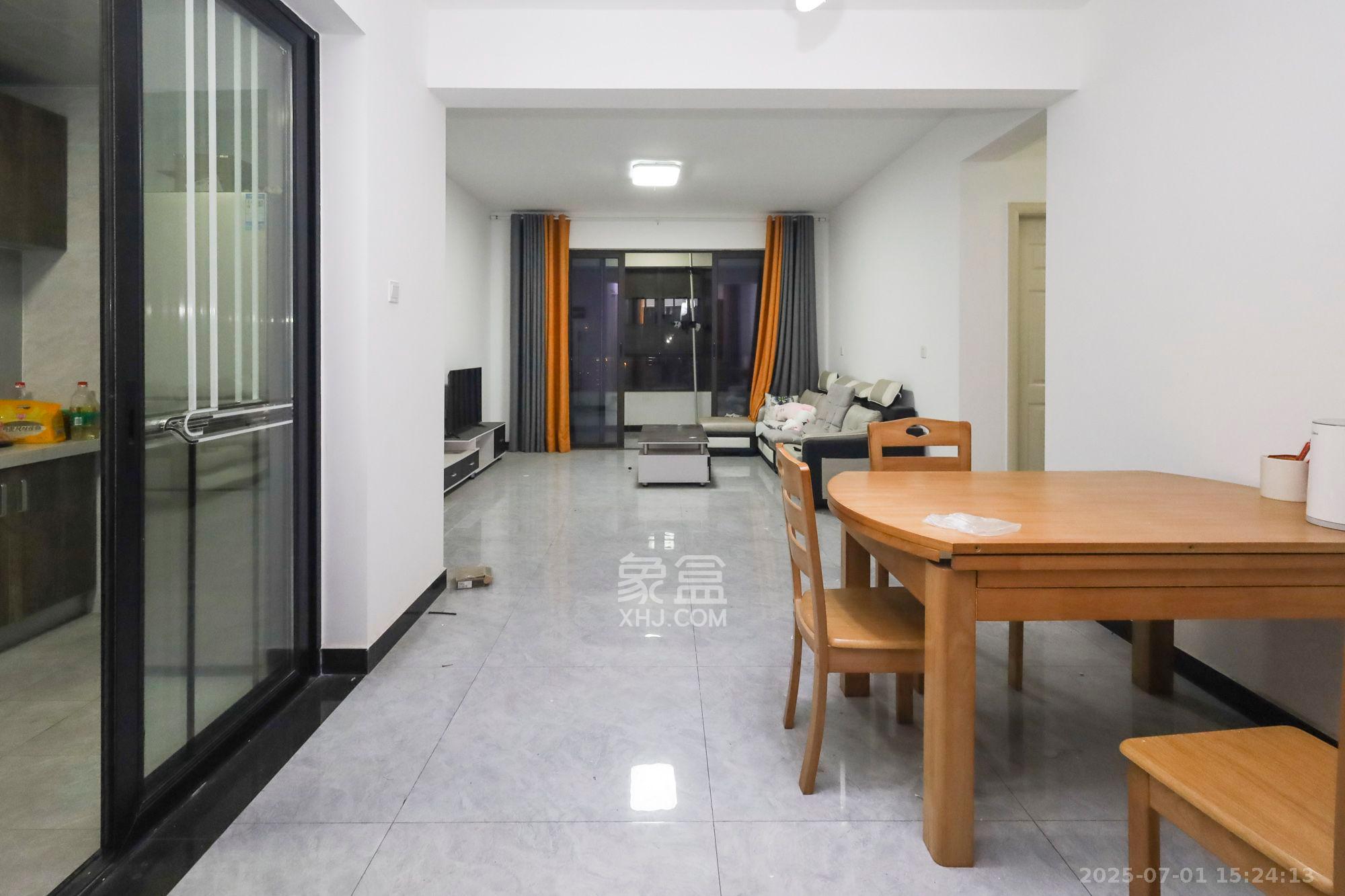 山语城三期 4室2厅2卫 2500.0元/月 山语城三期 4室2厅2卫 2500.0元/月室内图