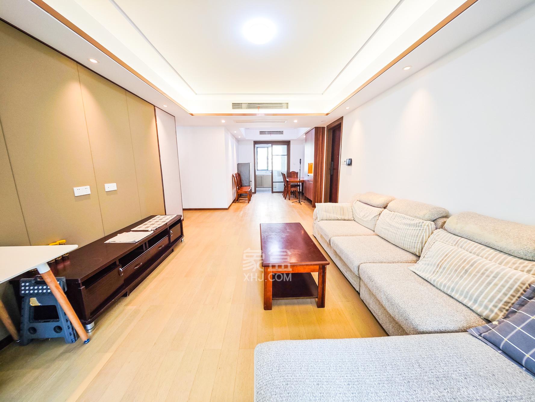 长沙万境潇湘 4室2厅2卫 119.0万 长沙万境潇湘 4室2厅2卫 119.0万客厅