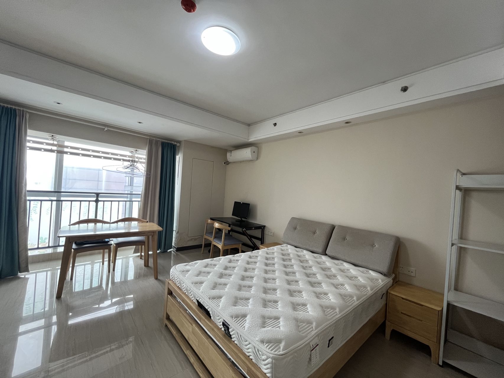 中国城星悦居  1室1厅1卫    2000.0元/月 中国城星悦居  1室1厅1卫    2000.0元/月室内图