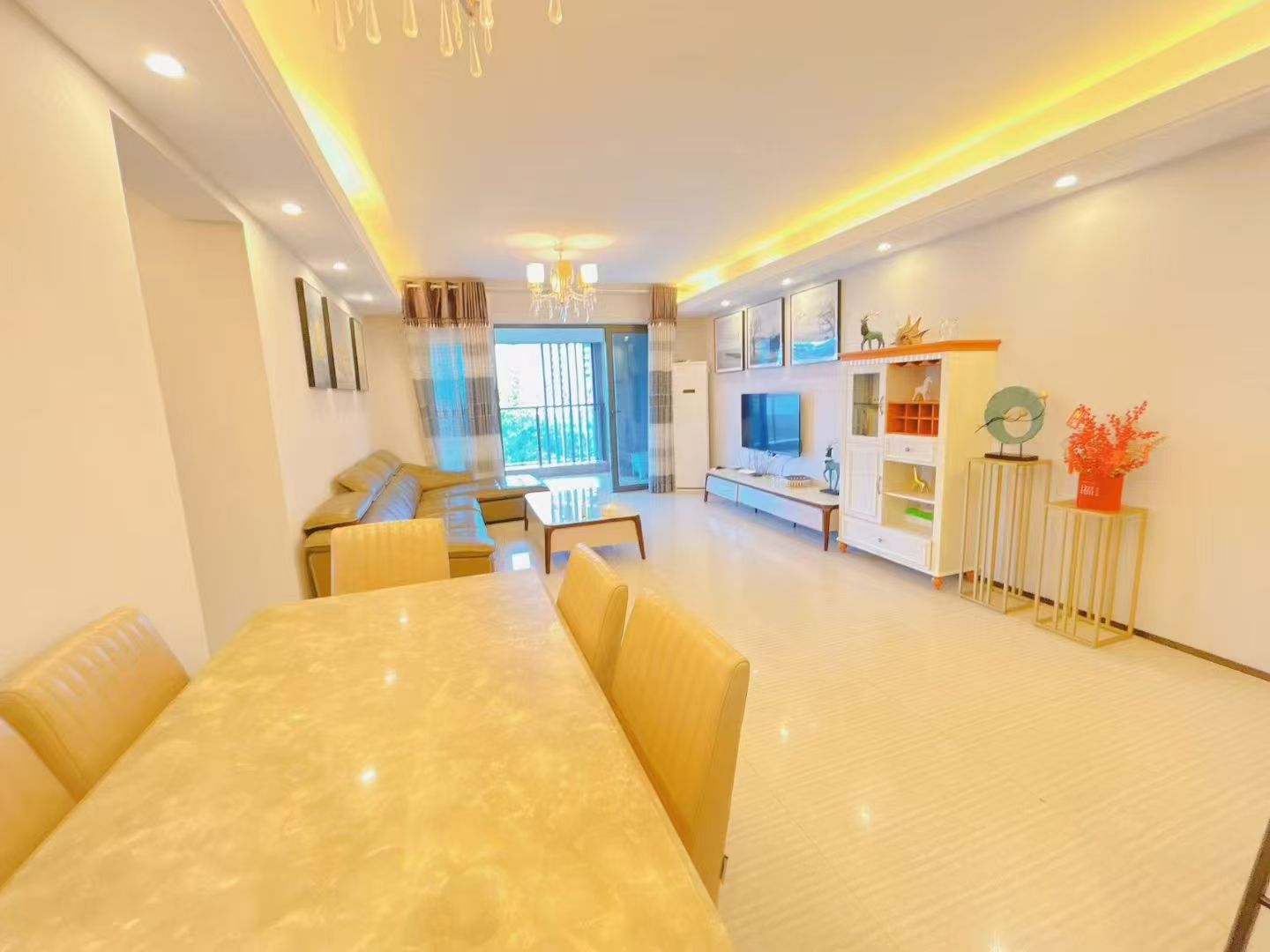 恒大美丽沙天泽湾 3室2厅2卫 4500.0元/月 恒大美丽沙天泽湾 3室2厅2卫 4500.0元/月室内图