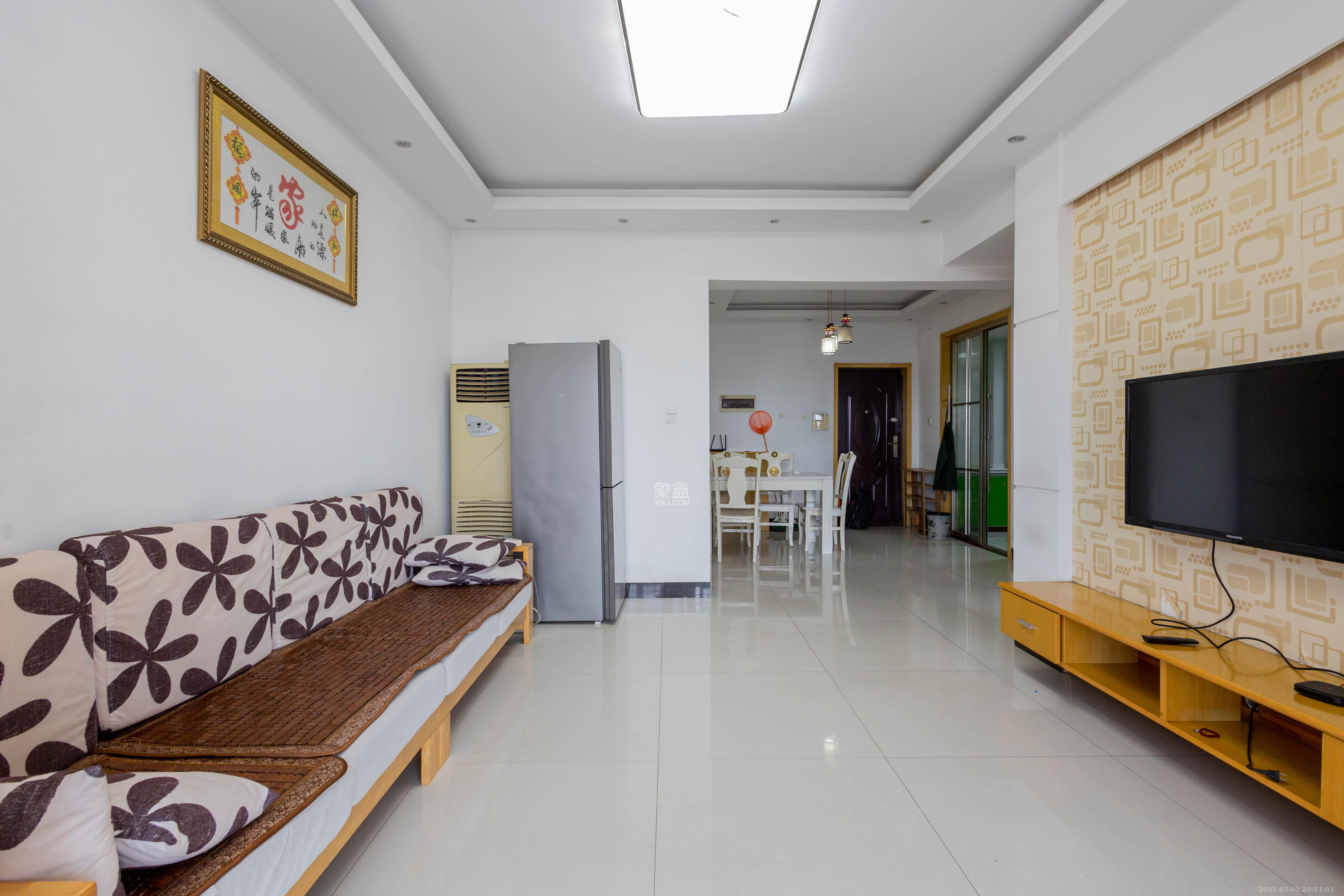 爵士湘 2室2厅1卫 42.0万 爵士湘 2室2厅1卫 42.0万客厅