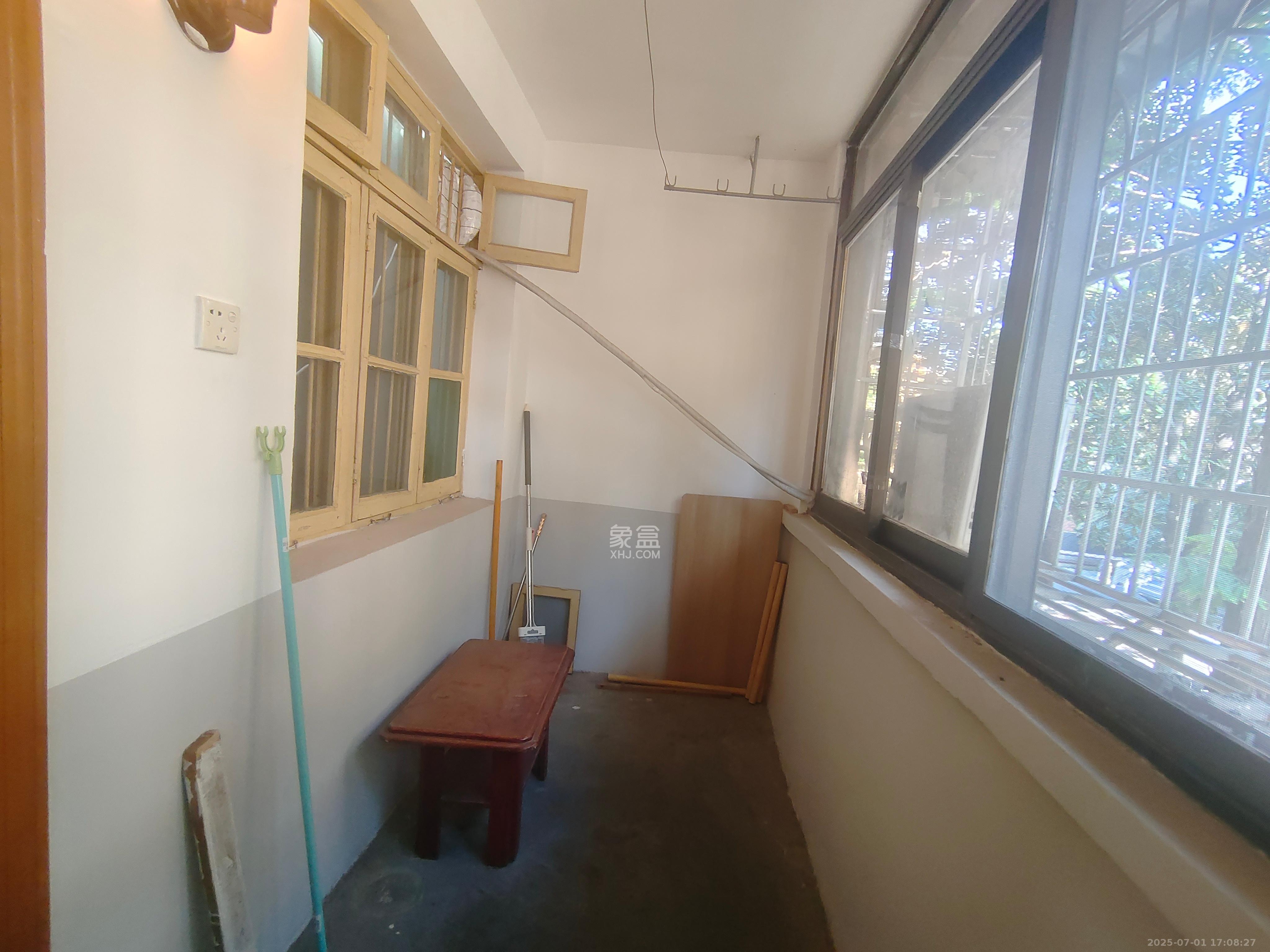 石佳冲小区  3室1厅1卫   1600.00元/月室内图