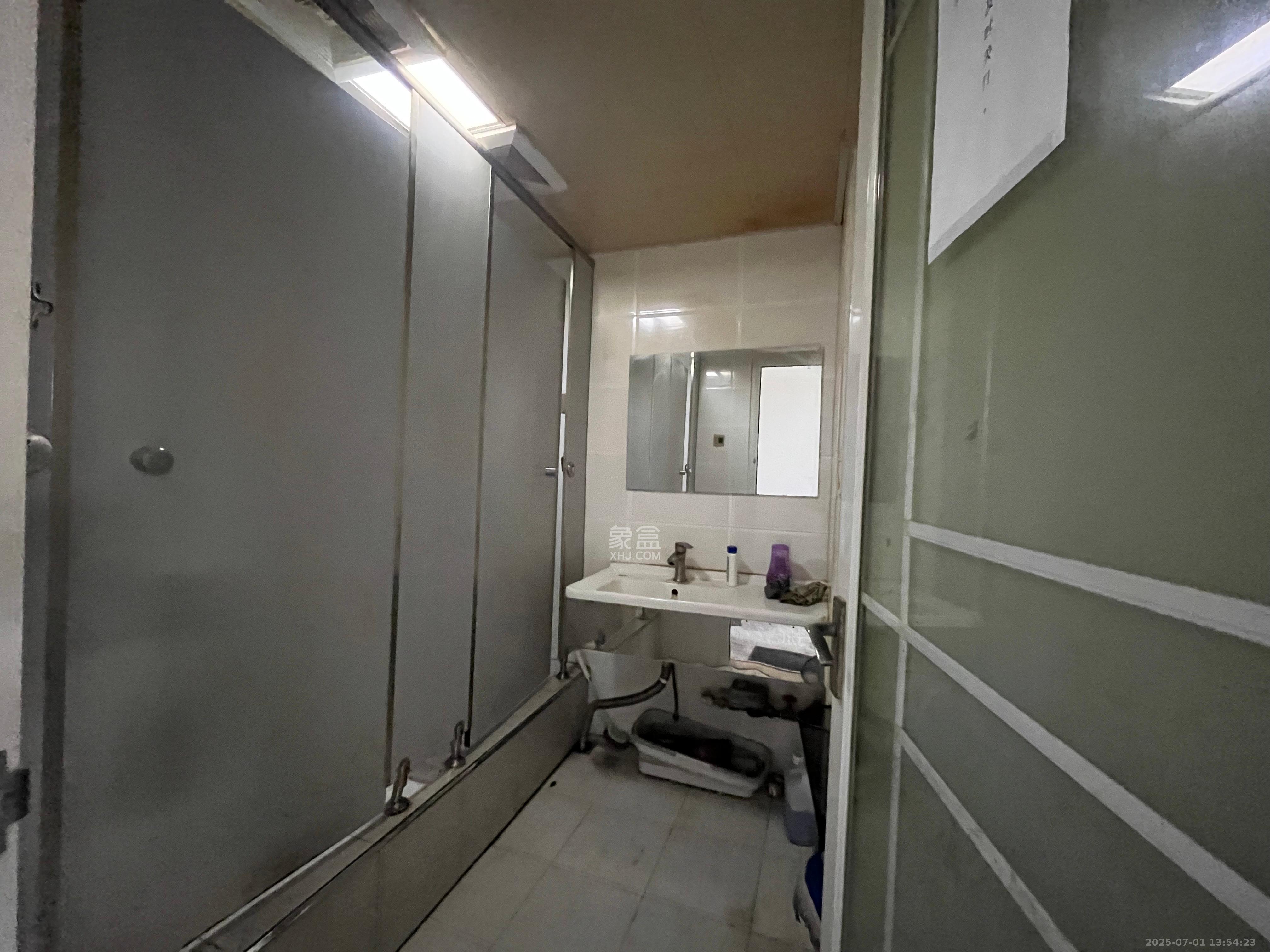 蓝湾国际广场 1室1厅1卫 5500.0元/月 蓝湾国际广场 1室1厅1卫 5500.0元/月室内图