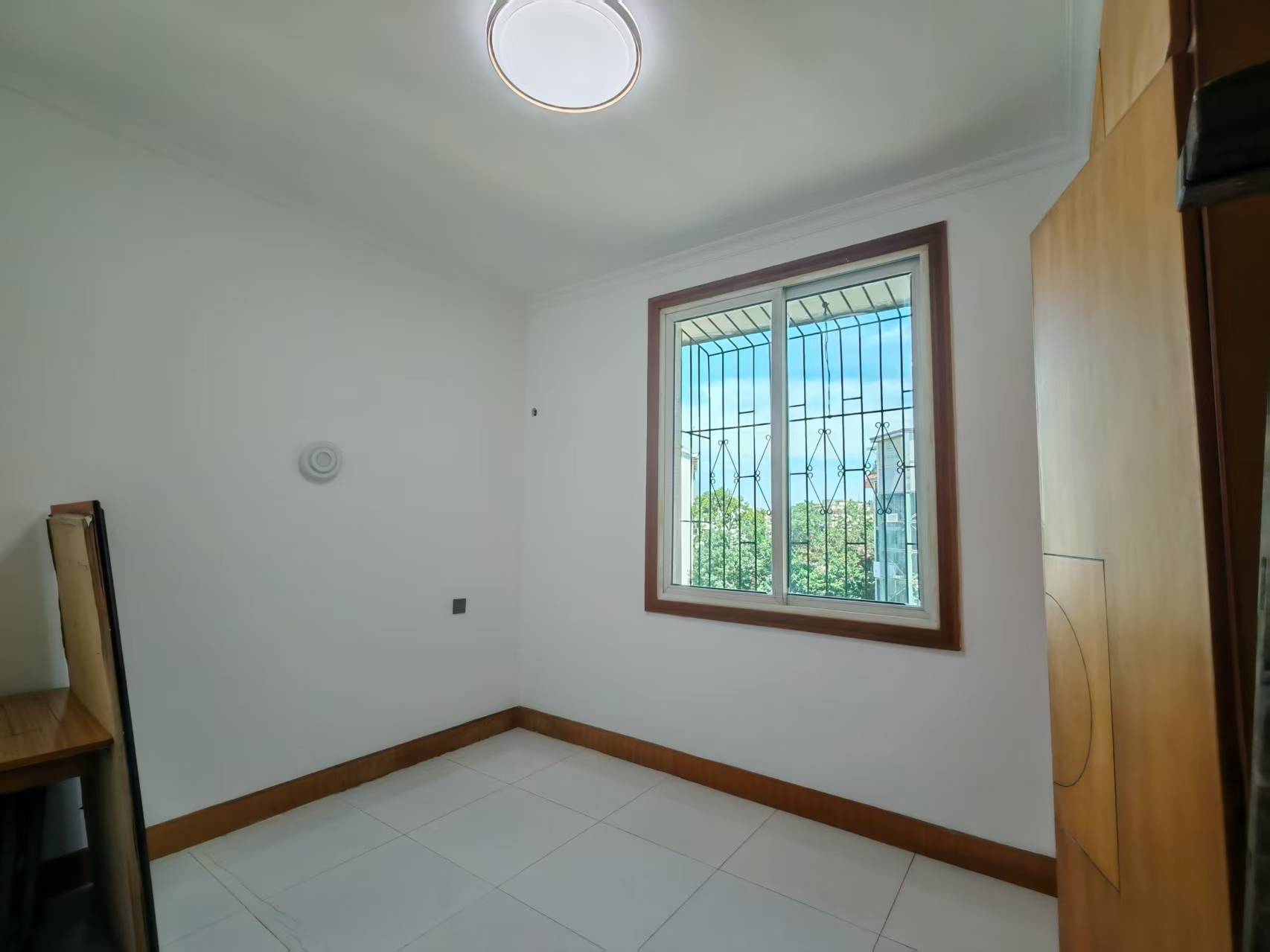 格林花园  4室2厅2卫    1680.0元/月 格林花园  4室2厅2卫    1680.0元/月室内图