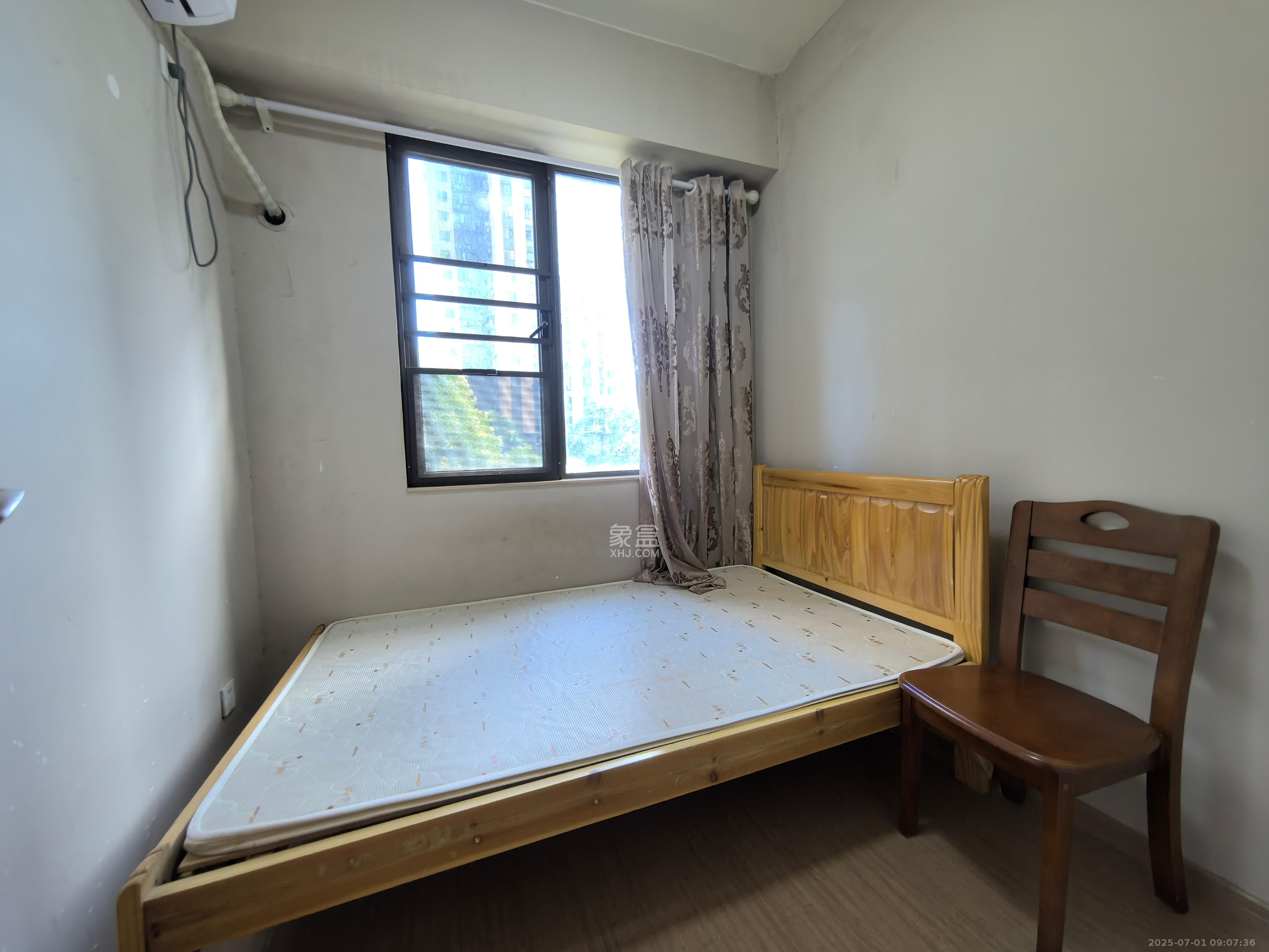 麓谷小镇  3室2厅1卫   2300.00元/月室内图