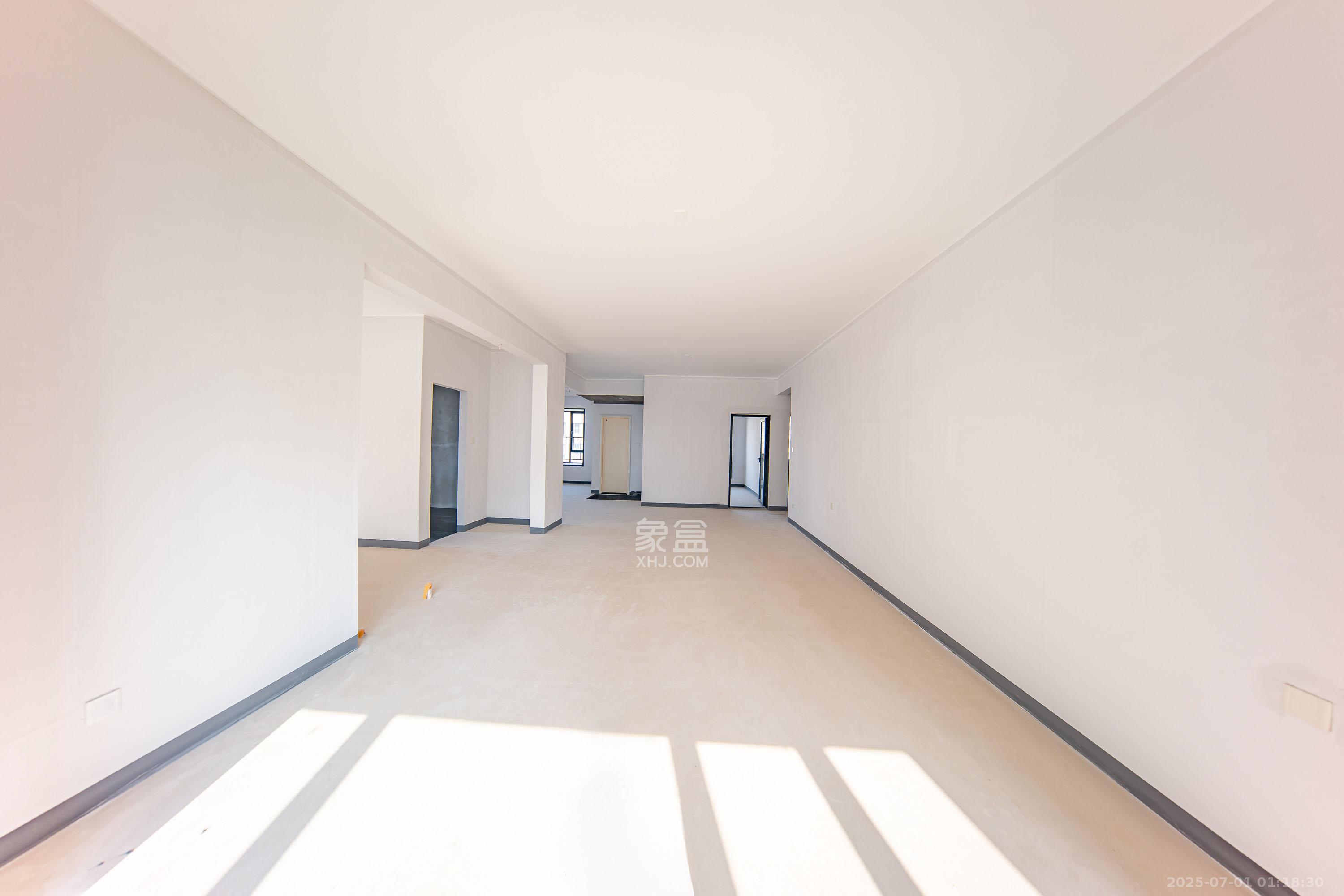 建投象山国际  4室2厅2卫   160.00万