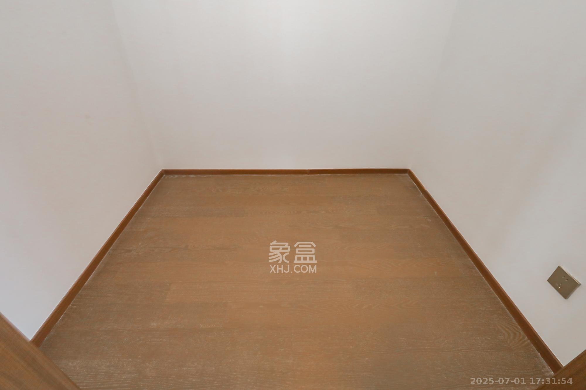 江山印  4室2厅5卫   850.00万其他