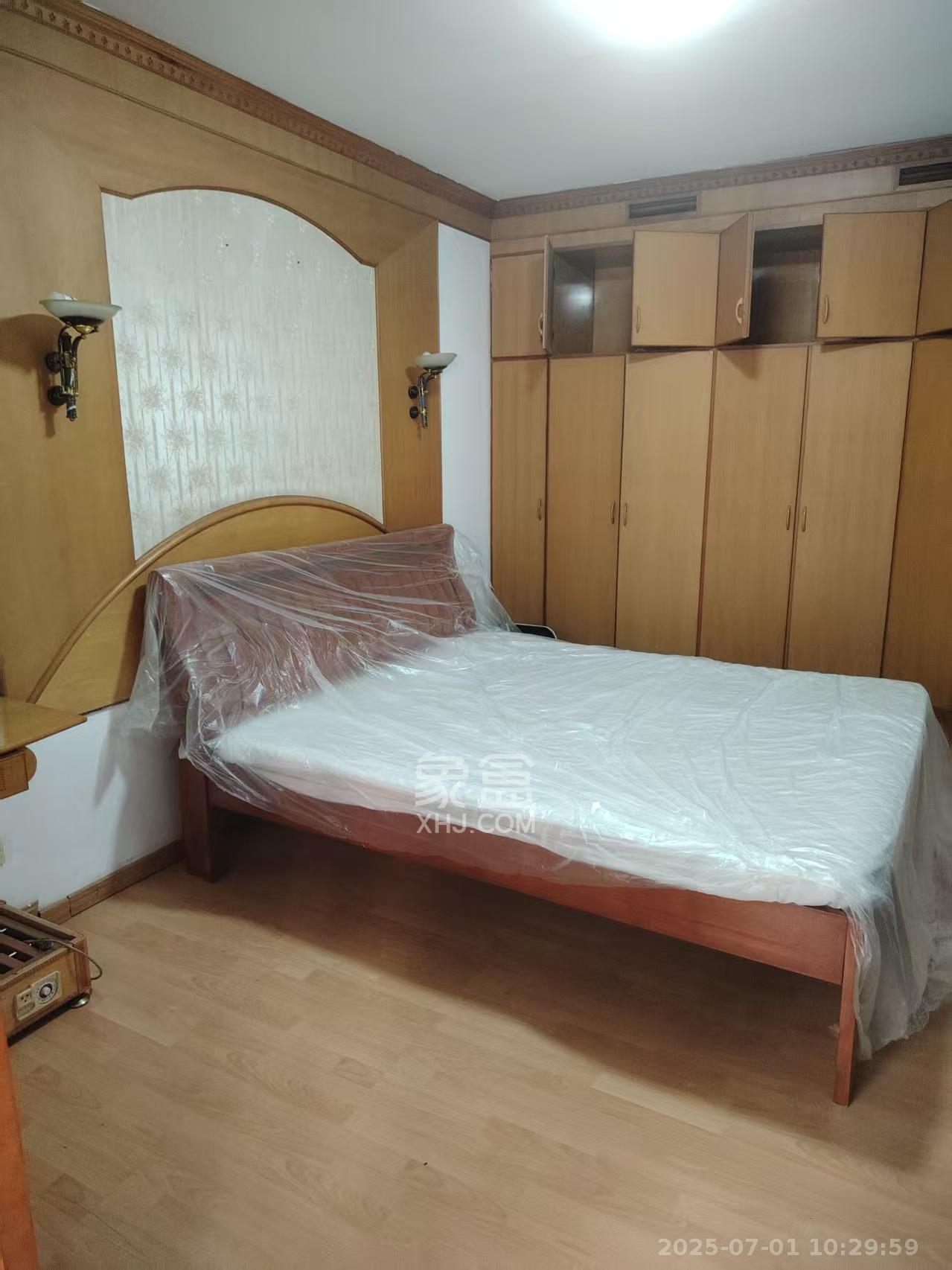 申湘花园 3室2厅1卫 2200.0元/月 申湘花园 3室2厅1卫 2200.0元/月室内图