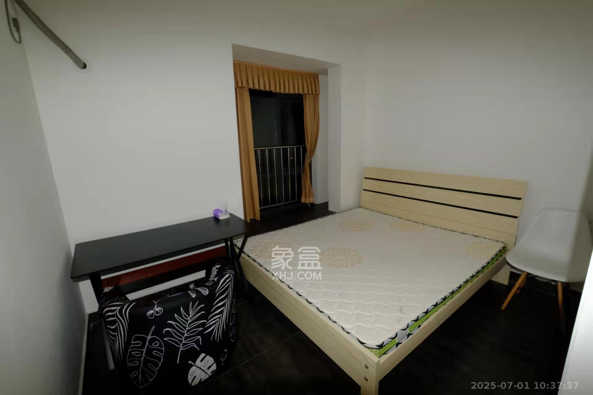恒泰广场  3室2厅1卫   2500.00元/月室内图