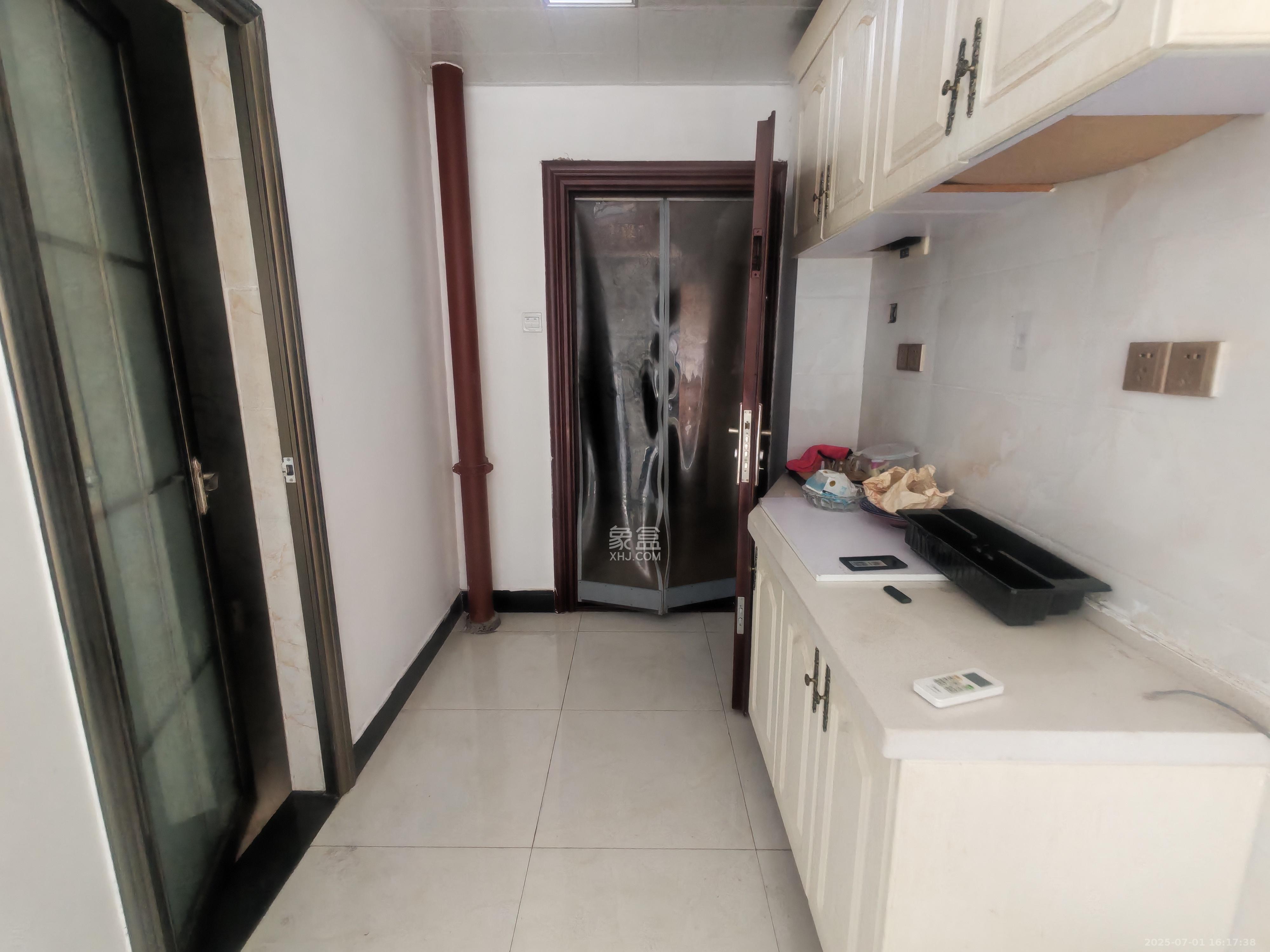 乐尚城 1室1厅1卫 1500.0元/月 乐尚城 1室1厅1卫 1500.0元/月室内图