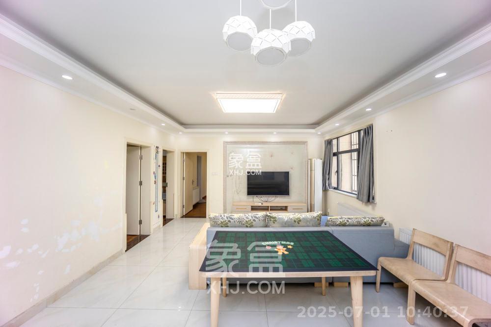 钱隆首府(福晟御园) 3室2厅1卫 3200.0元/月 钱隆首府(福晟御园) 3室2厅1卫 3200.0元/月室内图