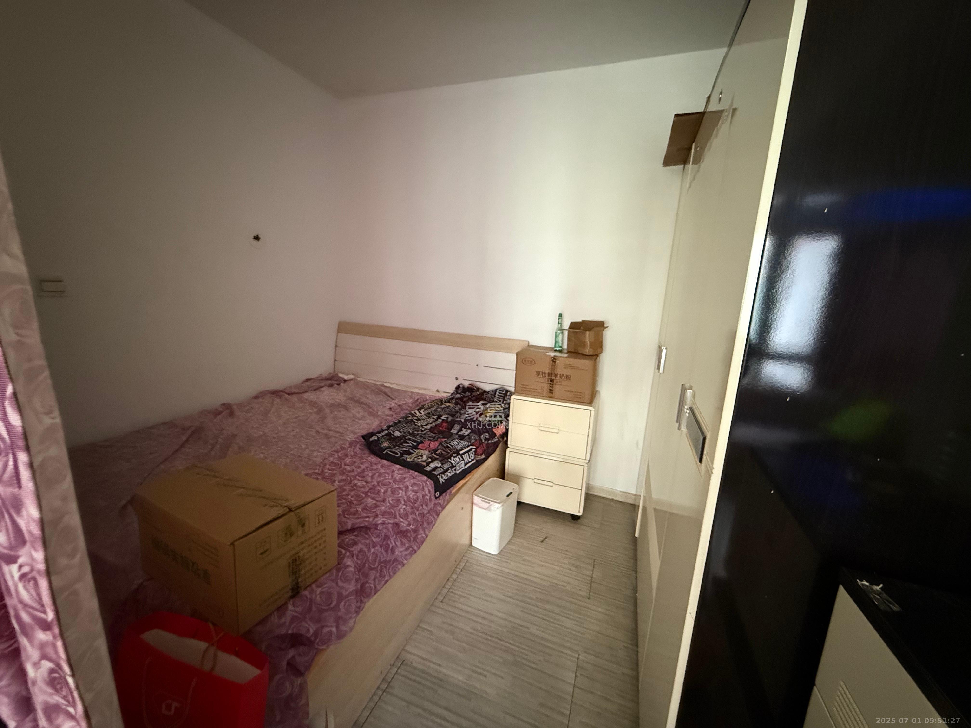 明城公寓  1室1厅1卫    1000.0元/月室内图