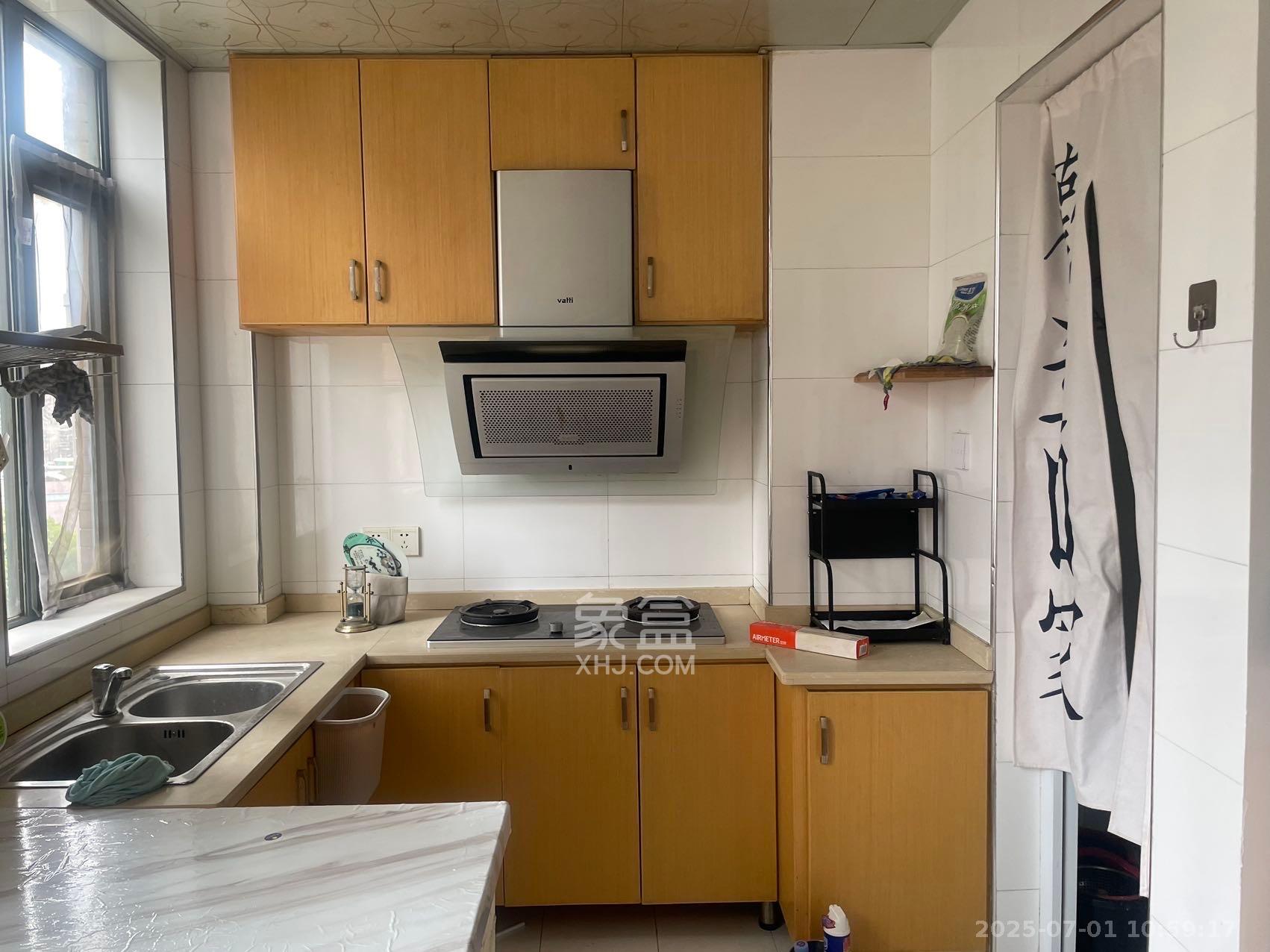 君庭金福苑 1室1厅1卫 1700.0元/月 君庭金福苑 1室1厅1卫 1700.0元/月室内图