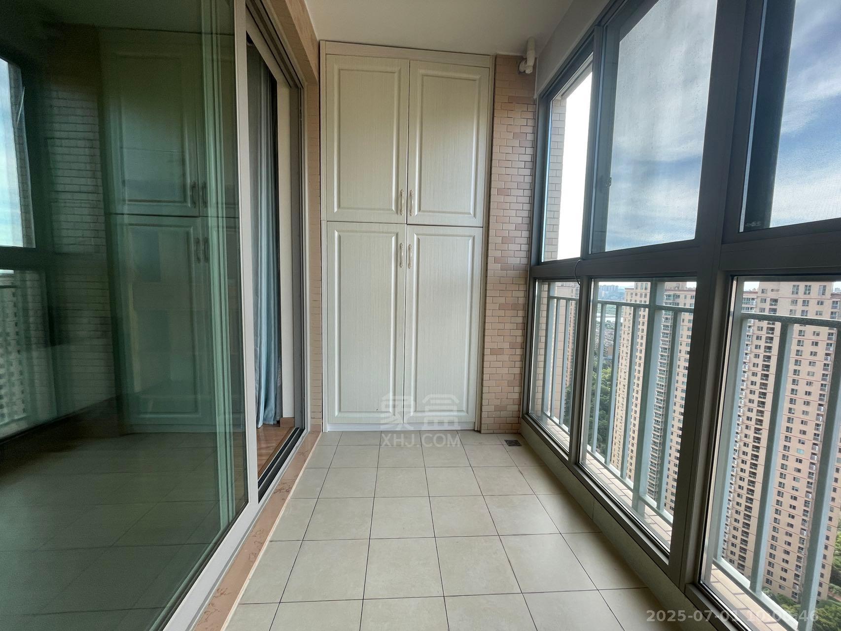 晋合湘水湾三期 3室2厅2卫 2700.0元/月 晋合湘水湾三期 3室2厅2卫 2700.0元/月室内图