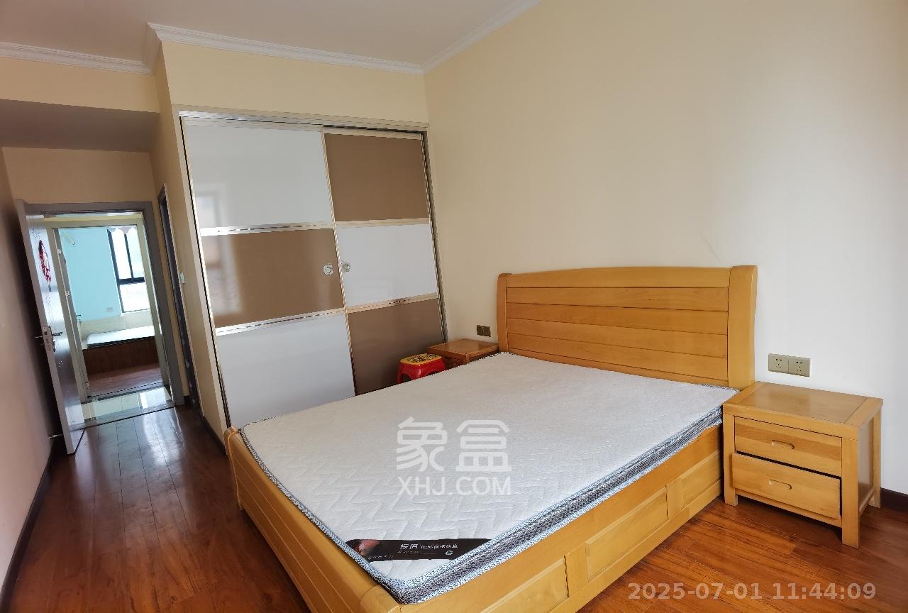 丽景华庭 3室2厅2卫 2000.0元/月 丽景华庭 3室2厅2卫 2000.0元/月室内图