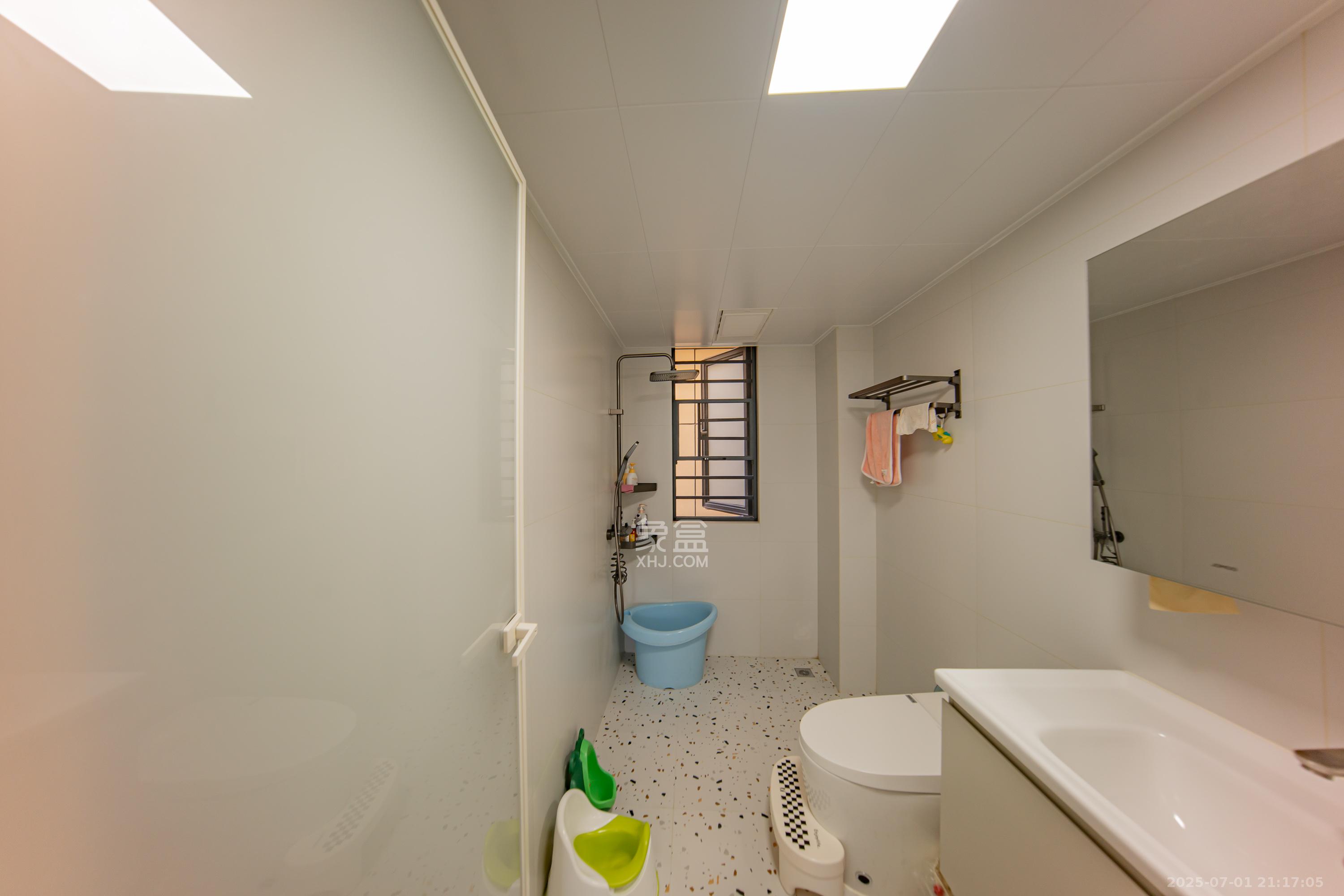 建投象山国际  3室2厅2卫   137.00万卫生间