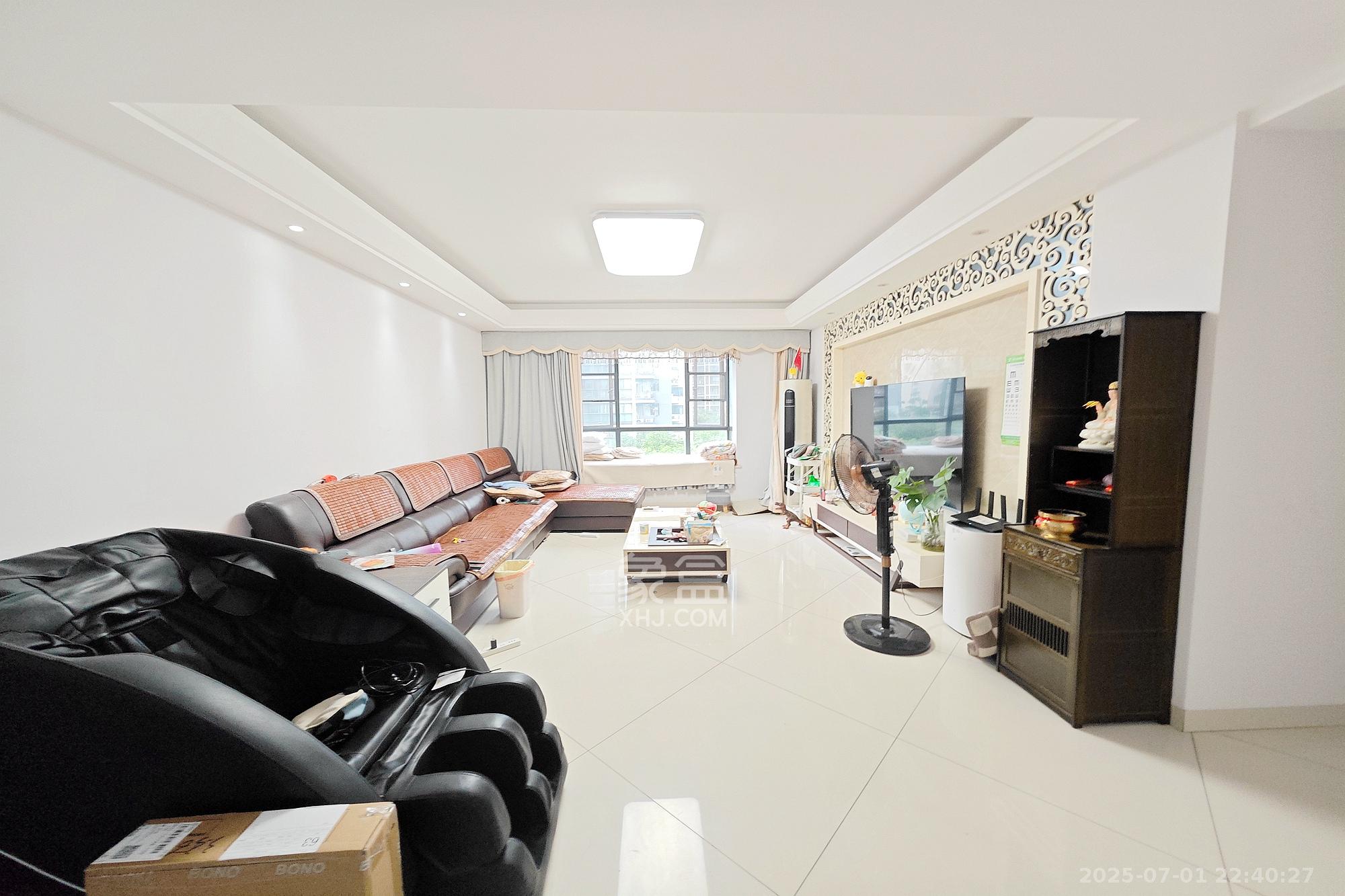 中江佳境天成  4室2厅2卫    126.0万 中江佳境天成  4室2厅2卫    126.0万客厅