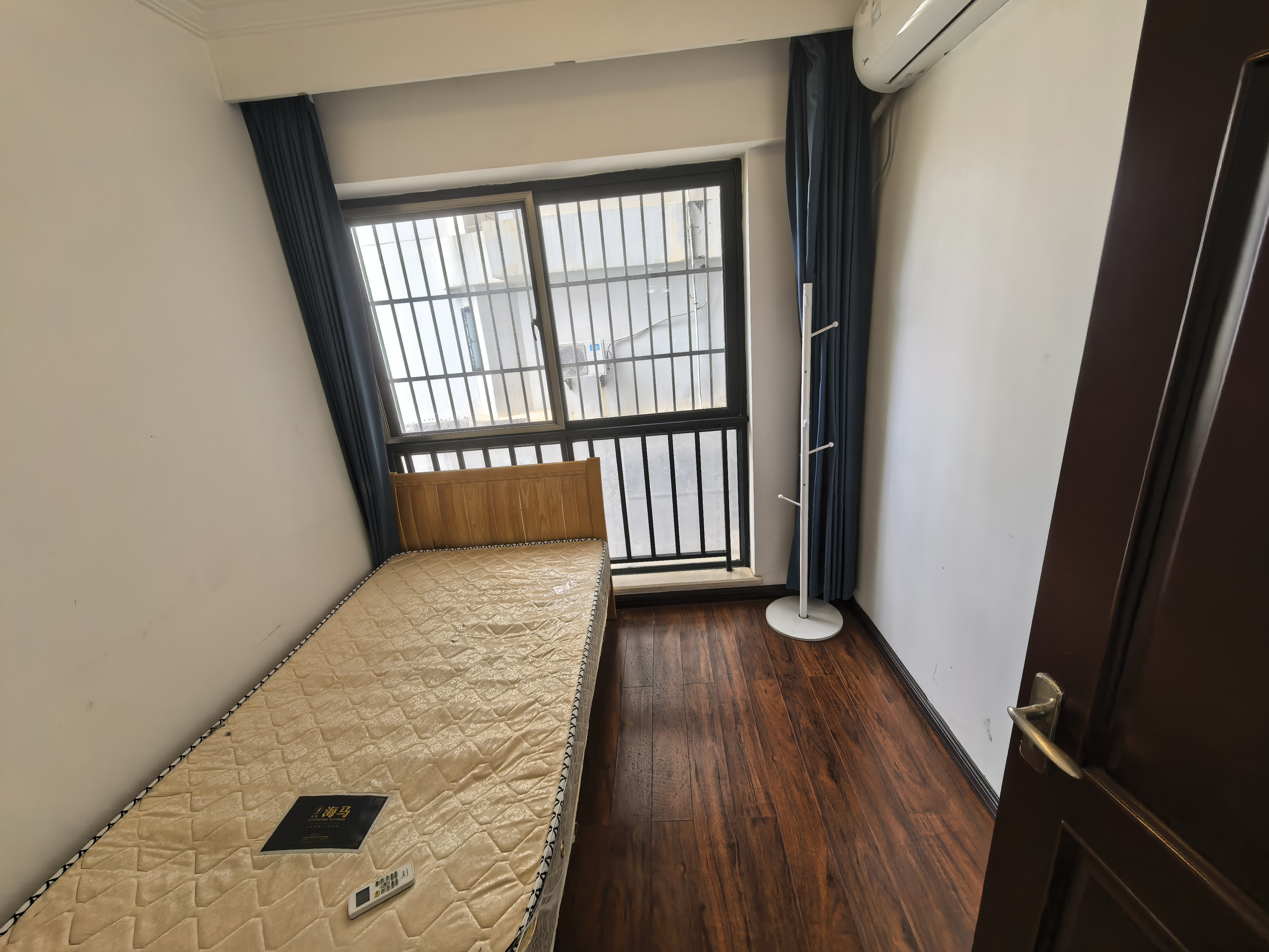 椰岛广场  3室2厅2卫    3800.0元/月室内图