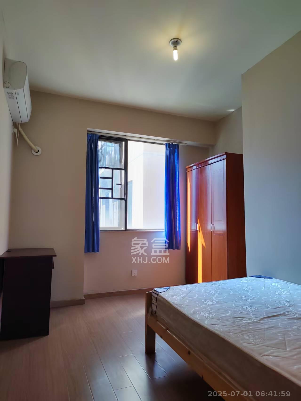 麓谷小镇 4室2厅2卫 3200.0元/月 麓谷小镇 4室2厅2卫 3200.0元/月室内图