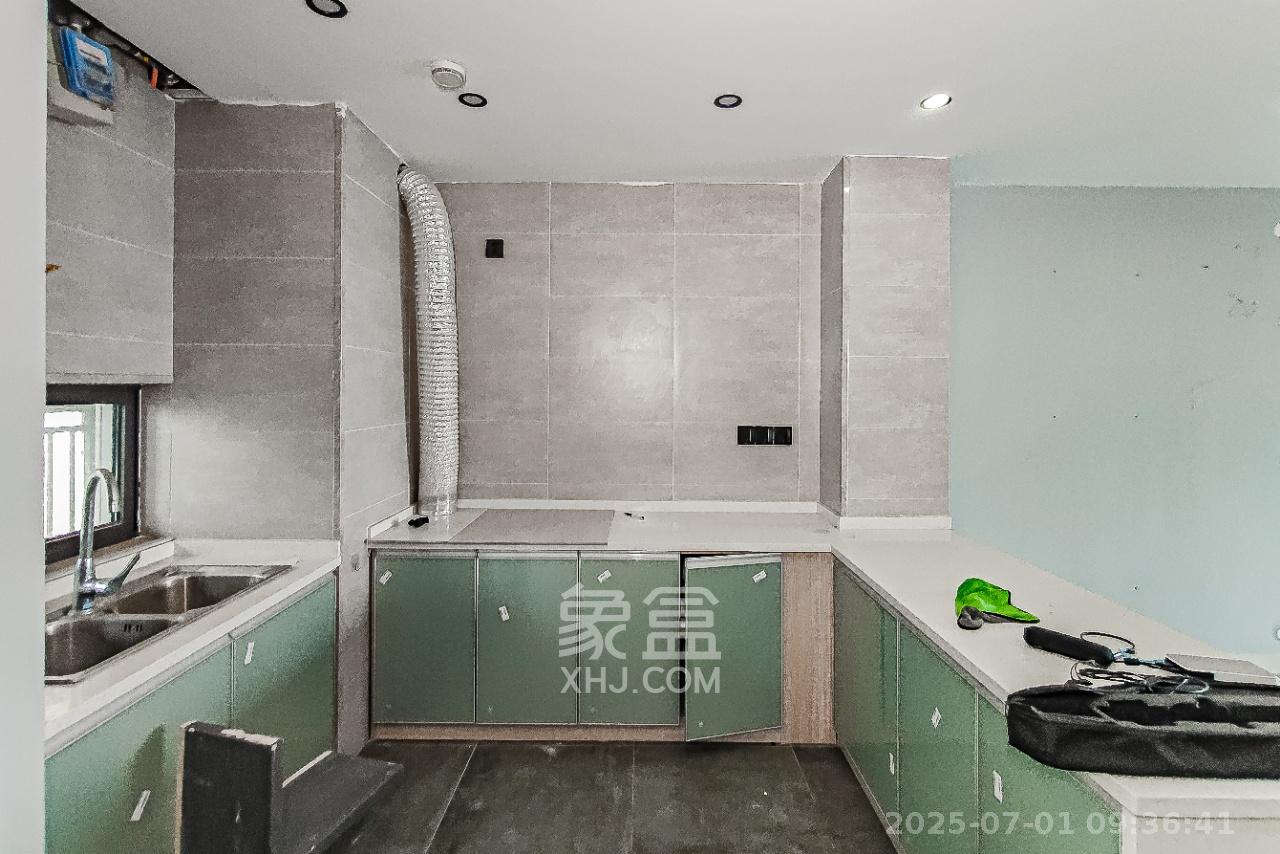 星湖湾一期高层  3室2厅1卫   2500.00元/月室内图