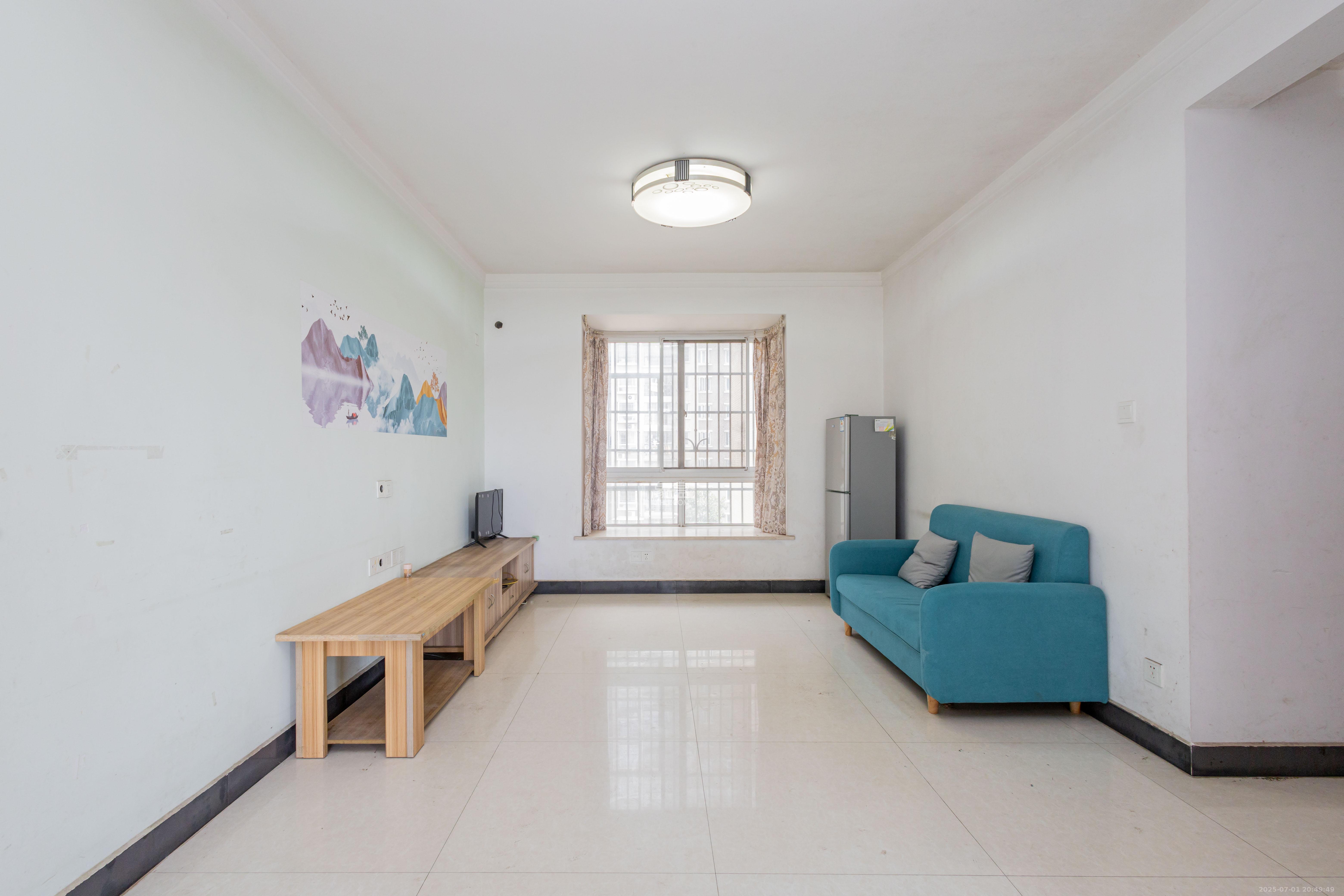 东业苹果社区 2室2厅1卫 42.0万 东业苹果社区 2室2厅1卫 42.0万客厅