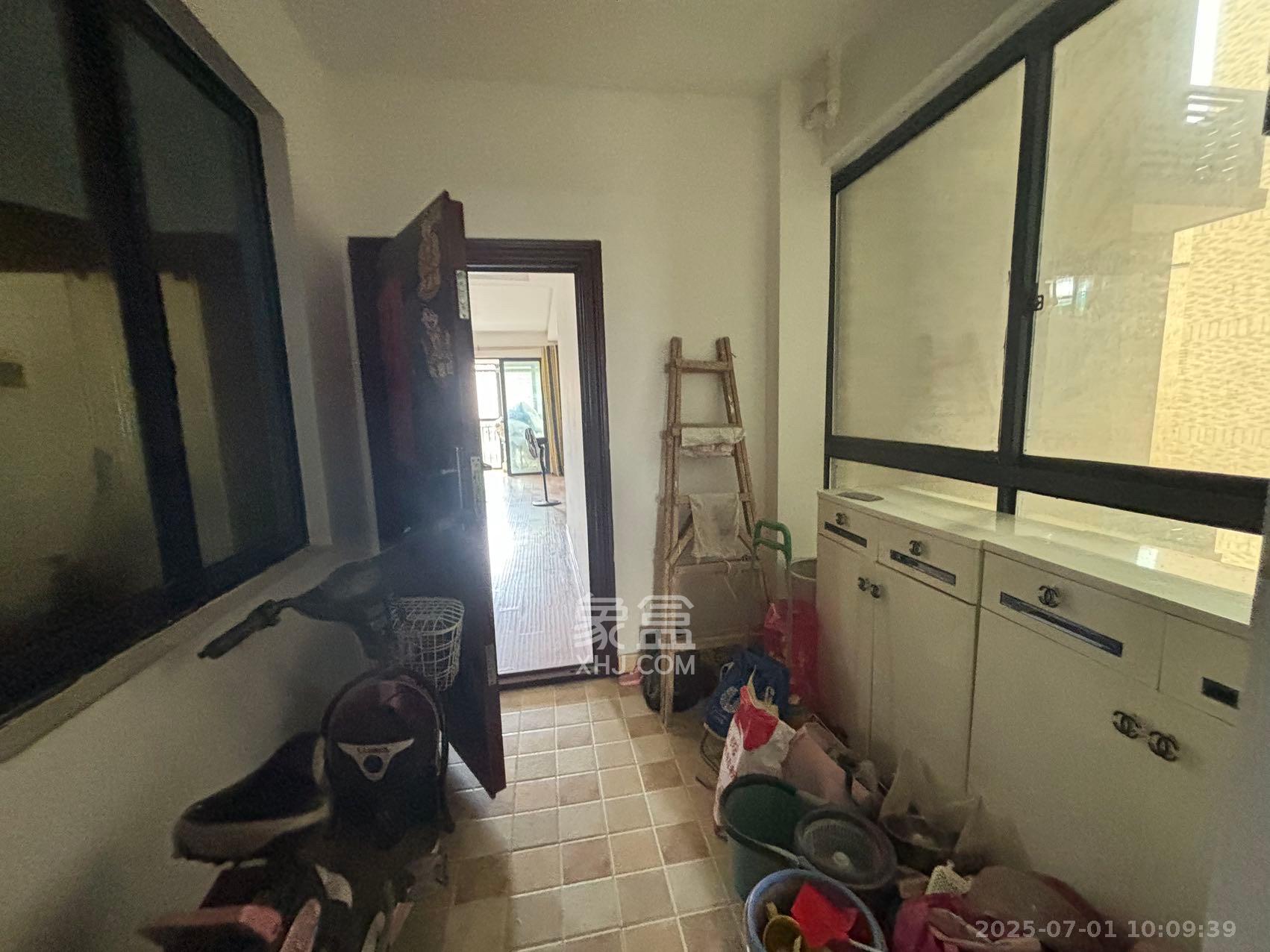 中南红领邦(红星嘉和苑) 3室1厅1卫 2300.0元/月 中南红领邦(红星嘉和苑) 3室1厅1卫 2300.0元/月室内图