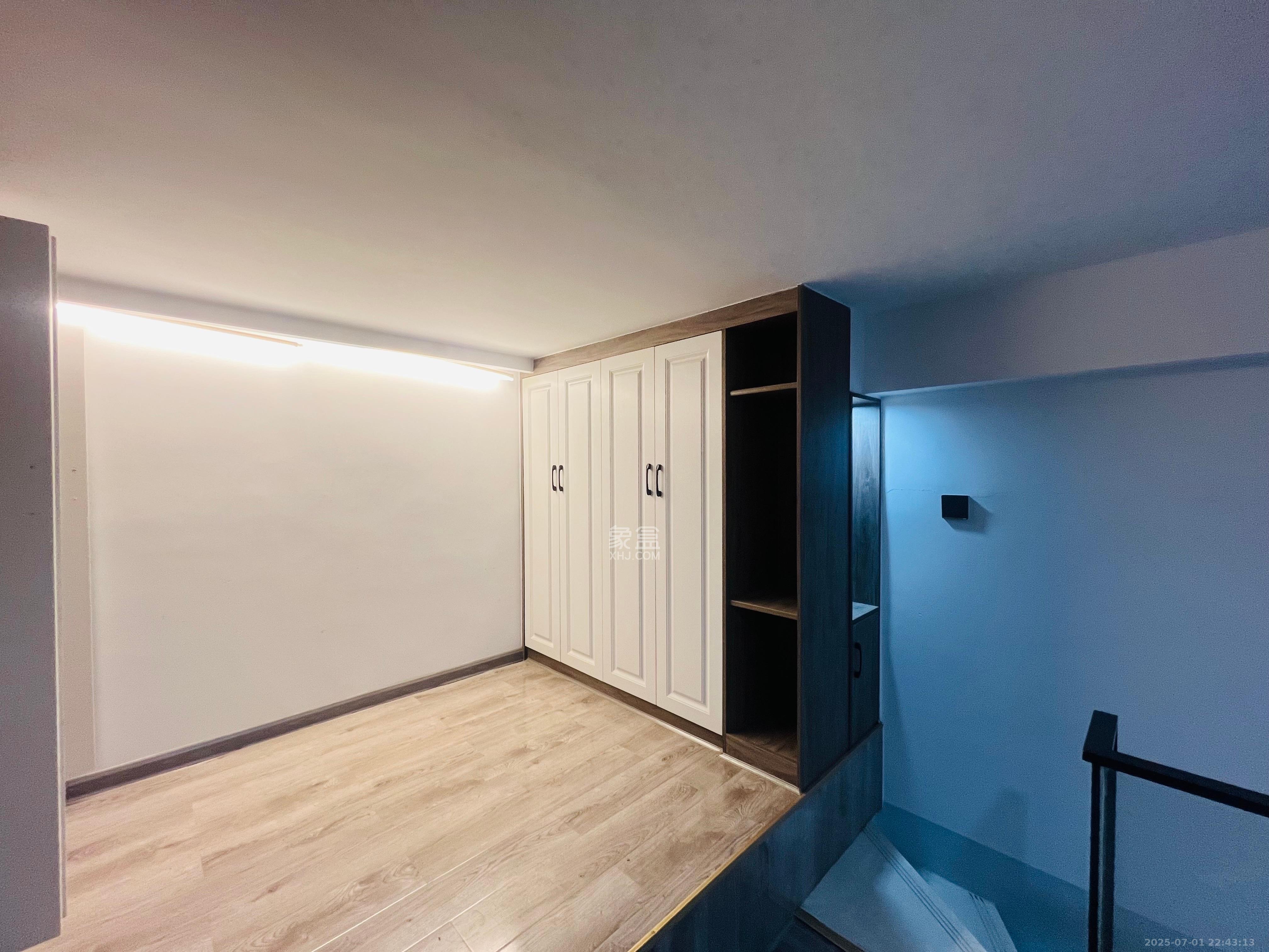 龙湖新壹城  2室1厅1卫    2400.0元/月 龙湖新壹城  2室1厅1卫    2400.0元/月室内图