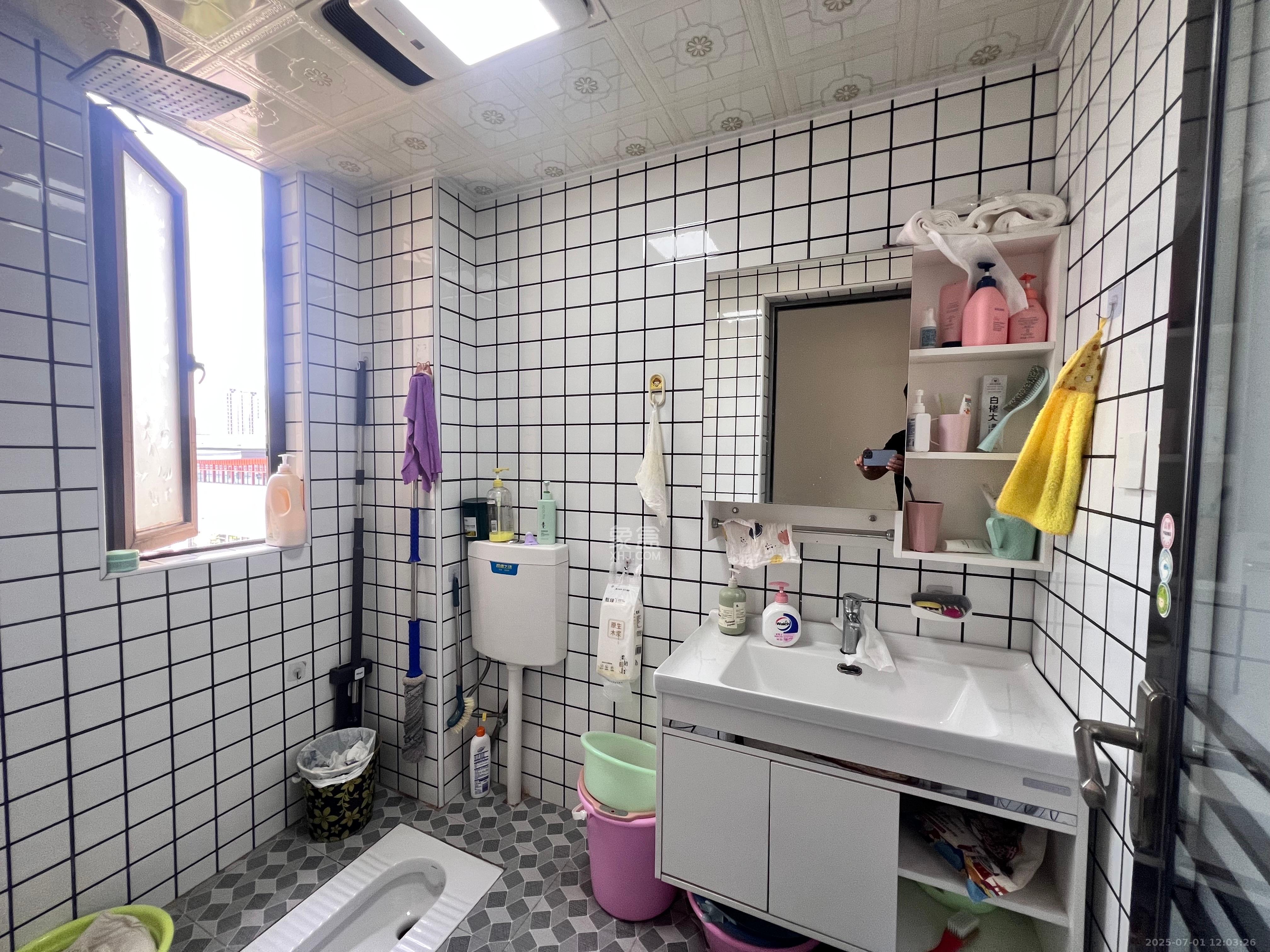 卓越蔚蓝城邦  3室2厅1卫   2100.00元/月室内图