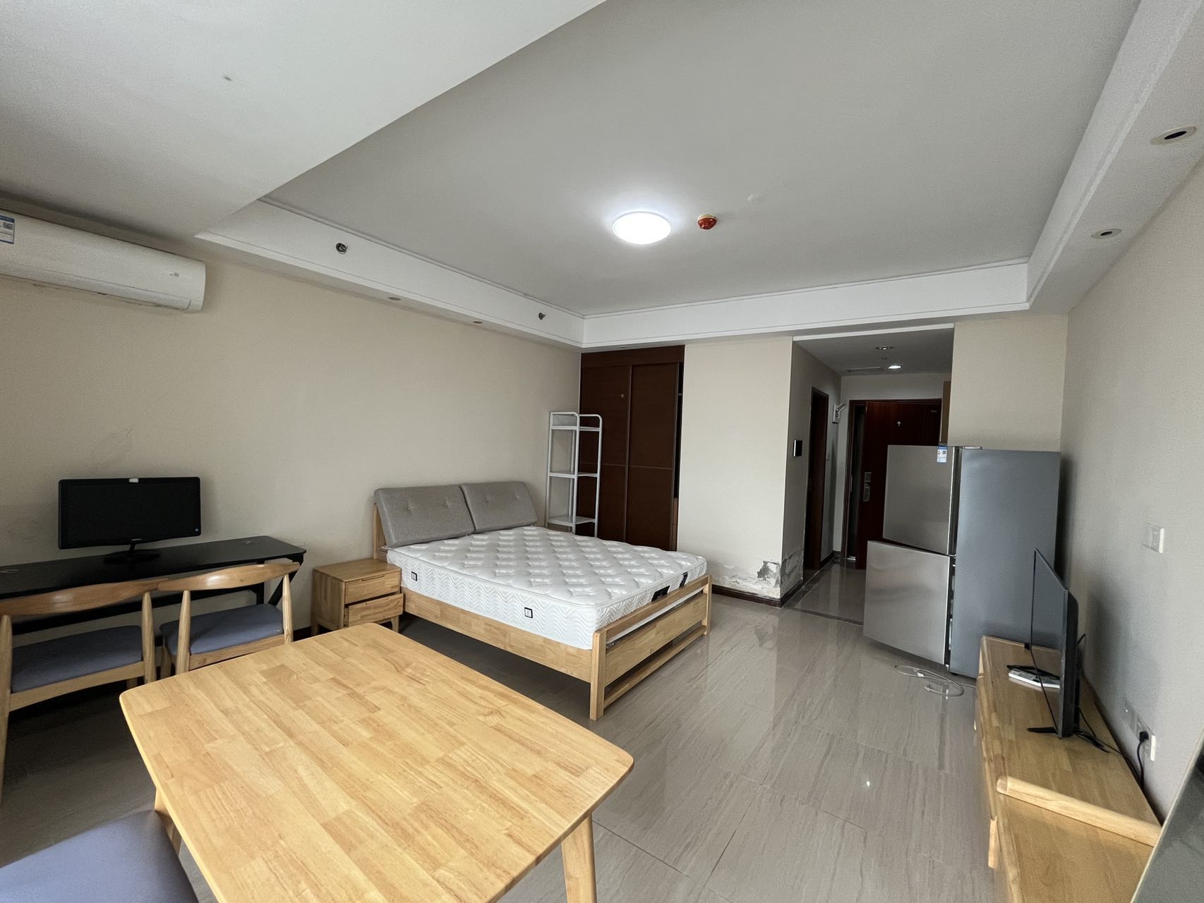 中国城星悦居  1室1厅1卫    2000.0元/月 中国城星悦居  1室1厅1卫    2000.0元/月室内图