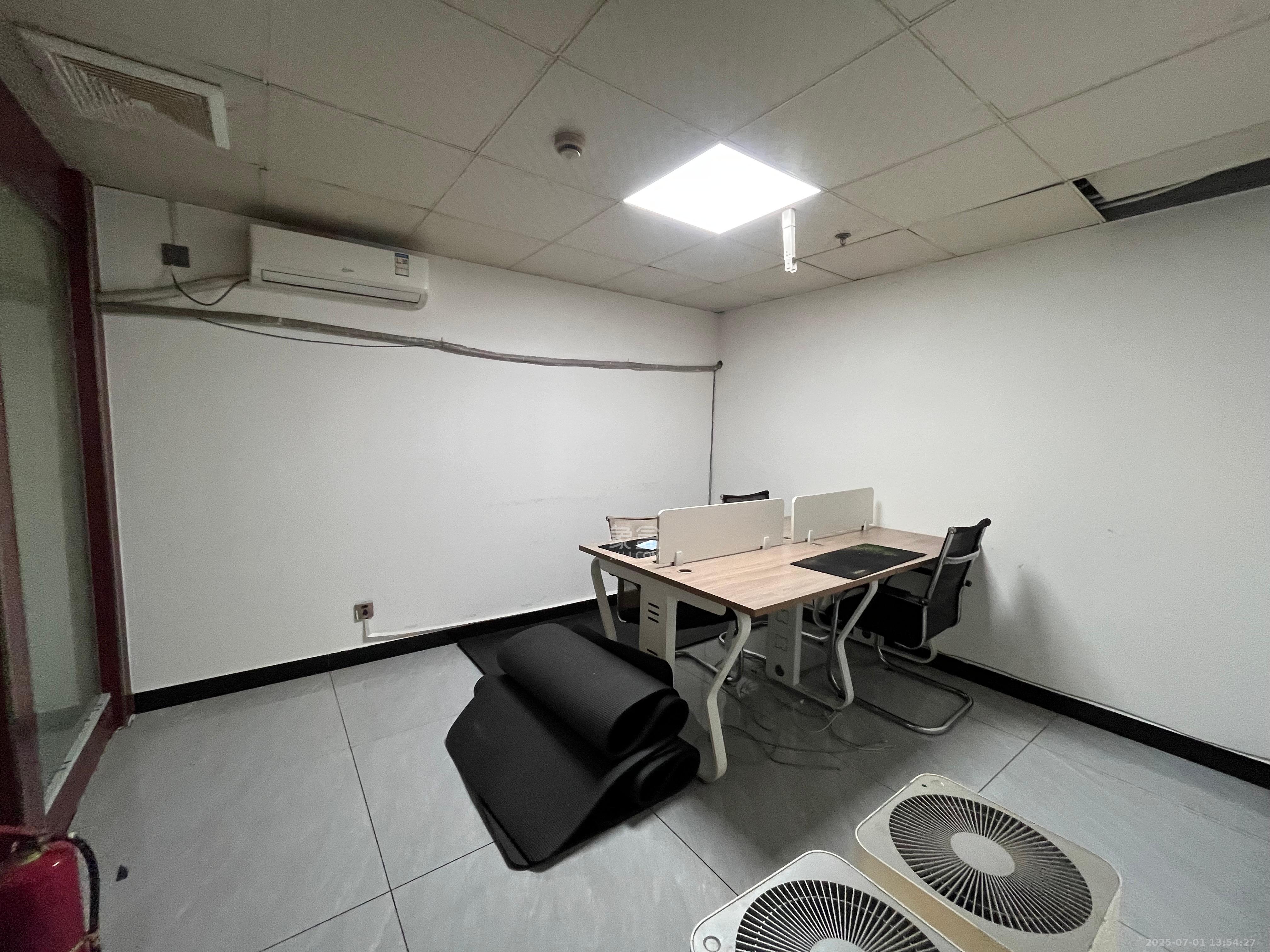 蓝湾国际广场 1室1厅1卫 5500.0元/月 蓝湾国际广场 1室1厅1卫 5500.0元/月室内图