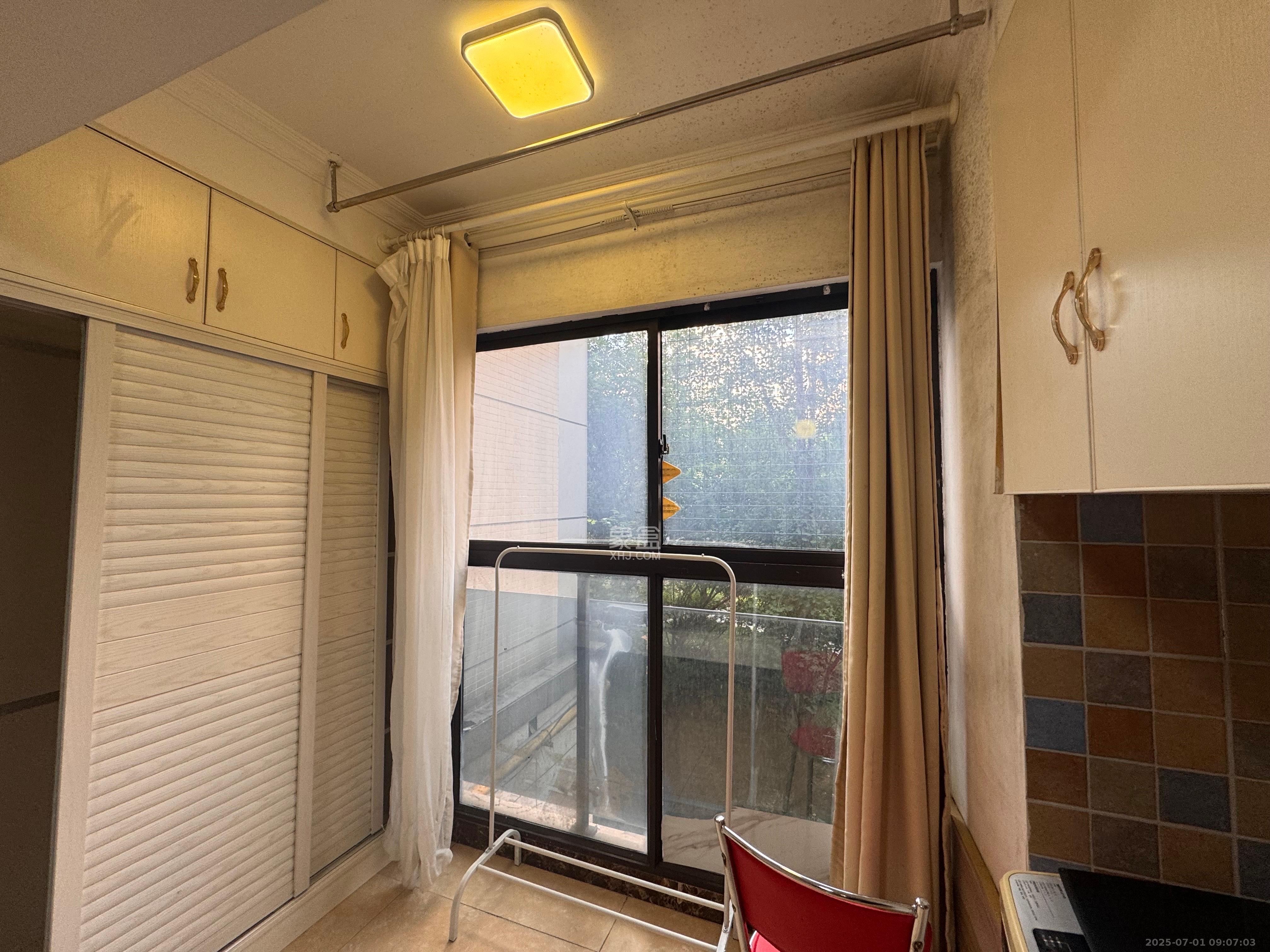 达美D6区  1室1厅1卫    1400.0元/月室内图