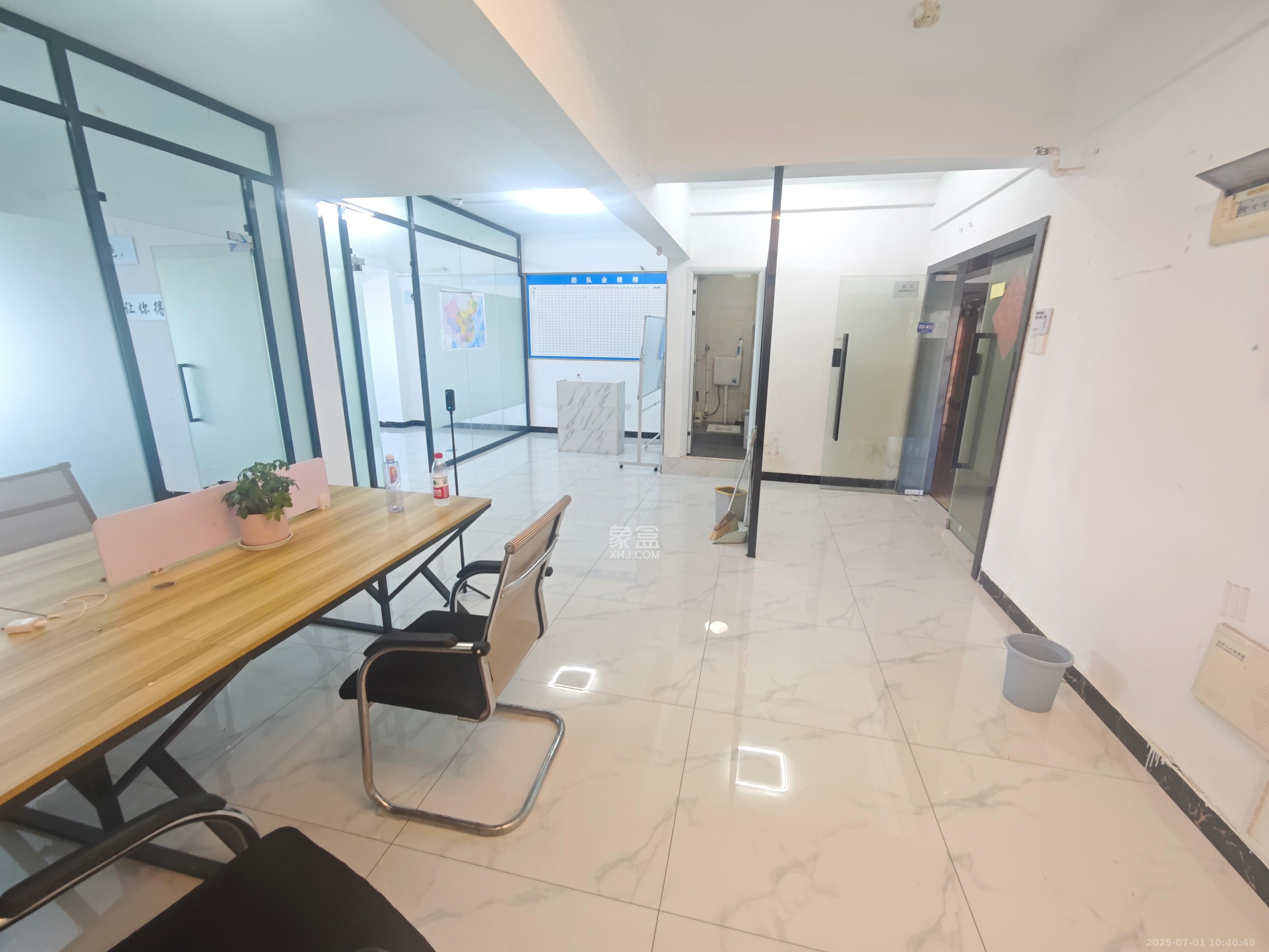 东友星座 1室1厅0卫 3800.0元/月 东友星座 1室1厅0卫 3800.0元/月室内图