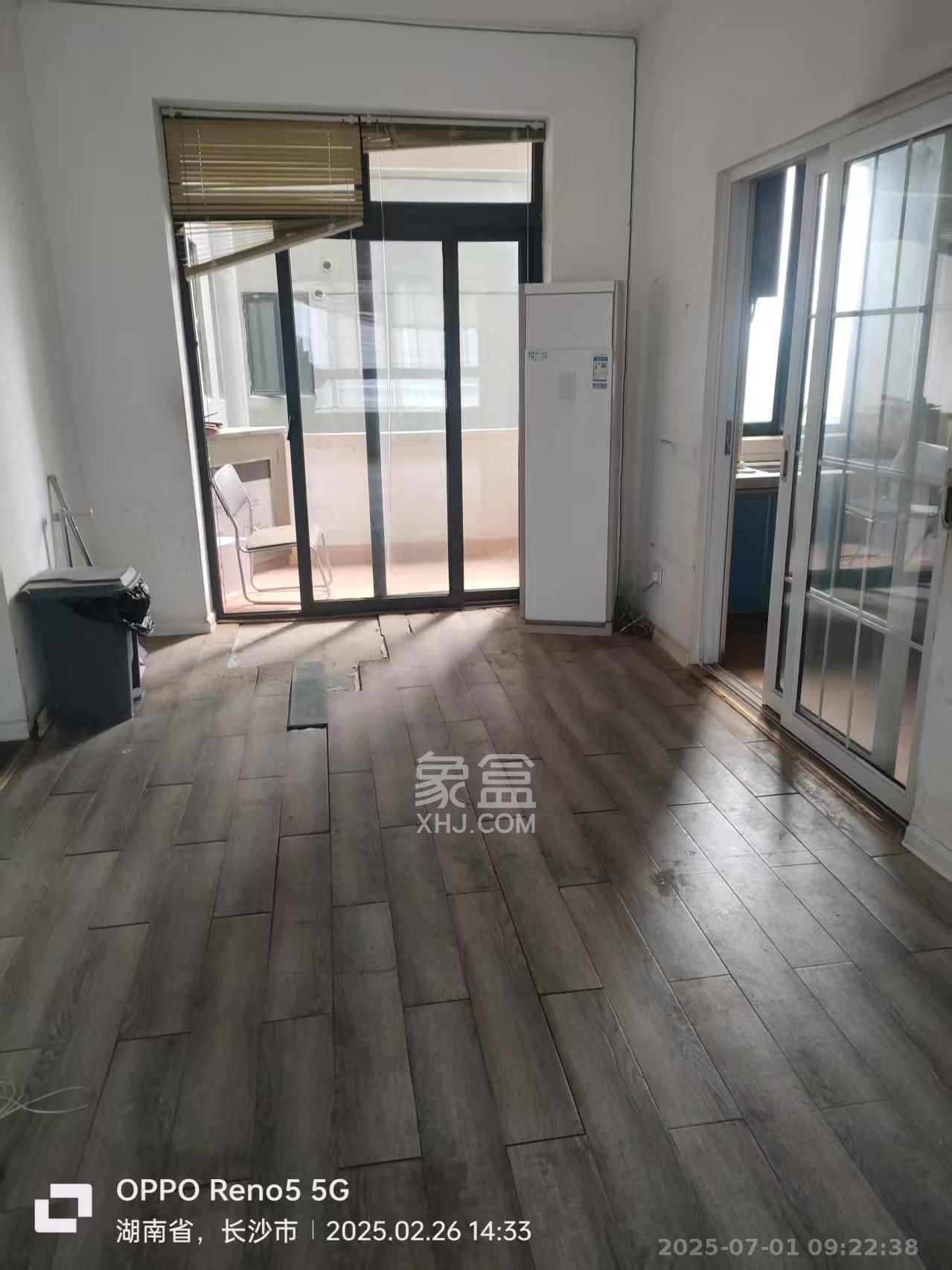上庭苑  3室2厅2卫   2200.00元/月