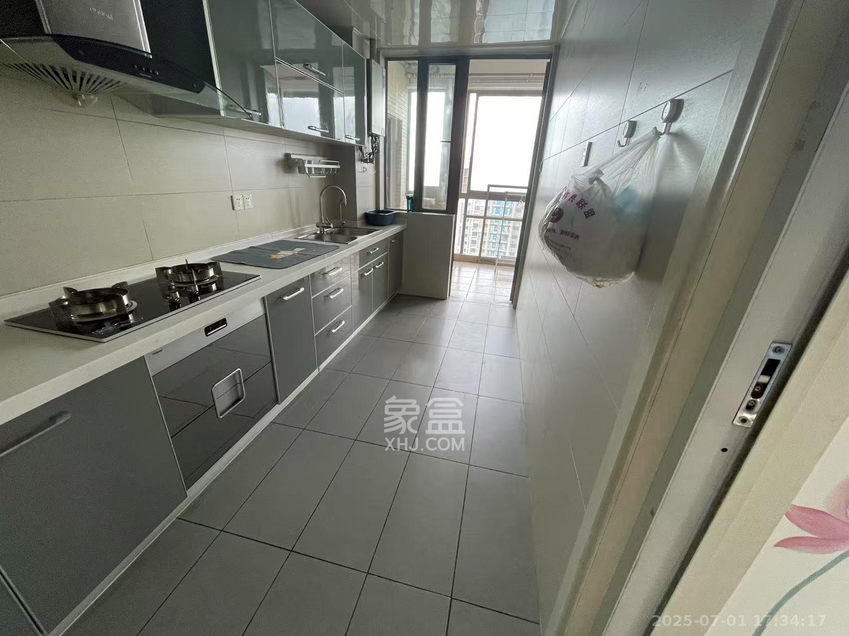 建鸿达华都（华都小户型及大华写字楼）  4室2厅3卫    6500.0元/月室内图