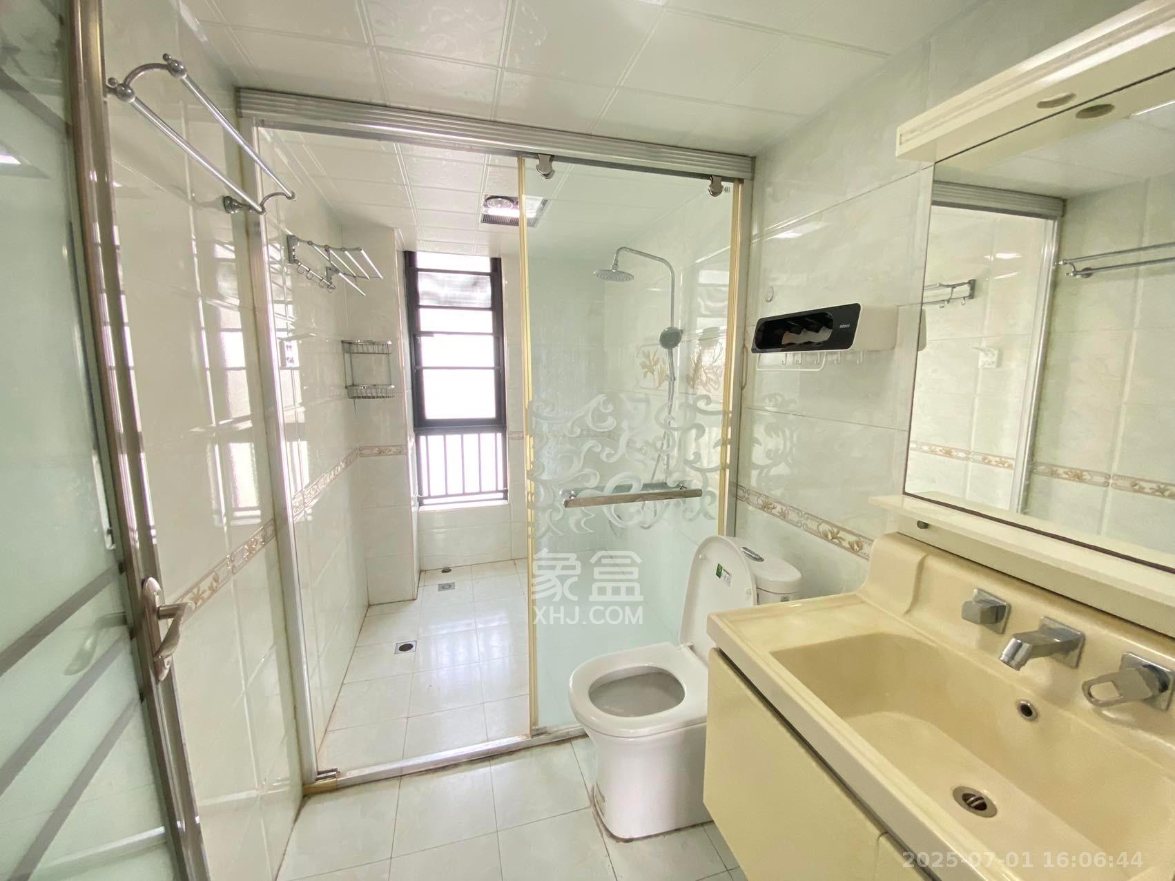 达美D6区  4室2厅2卫   4200.00元/月室内图